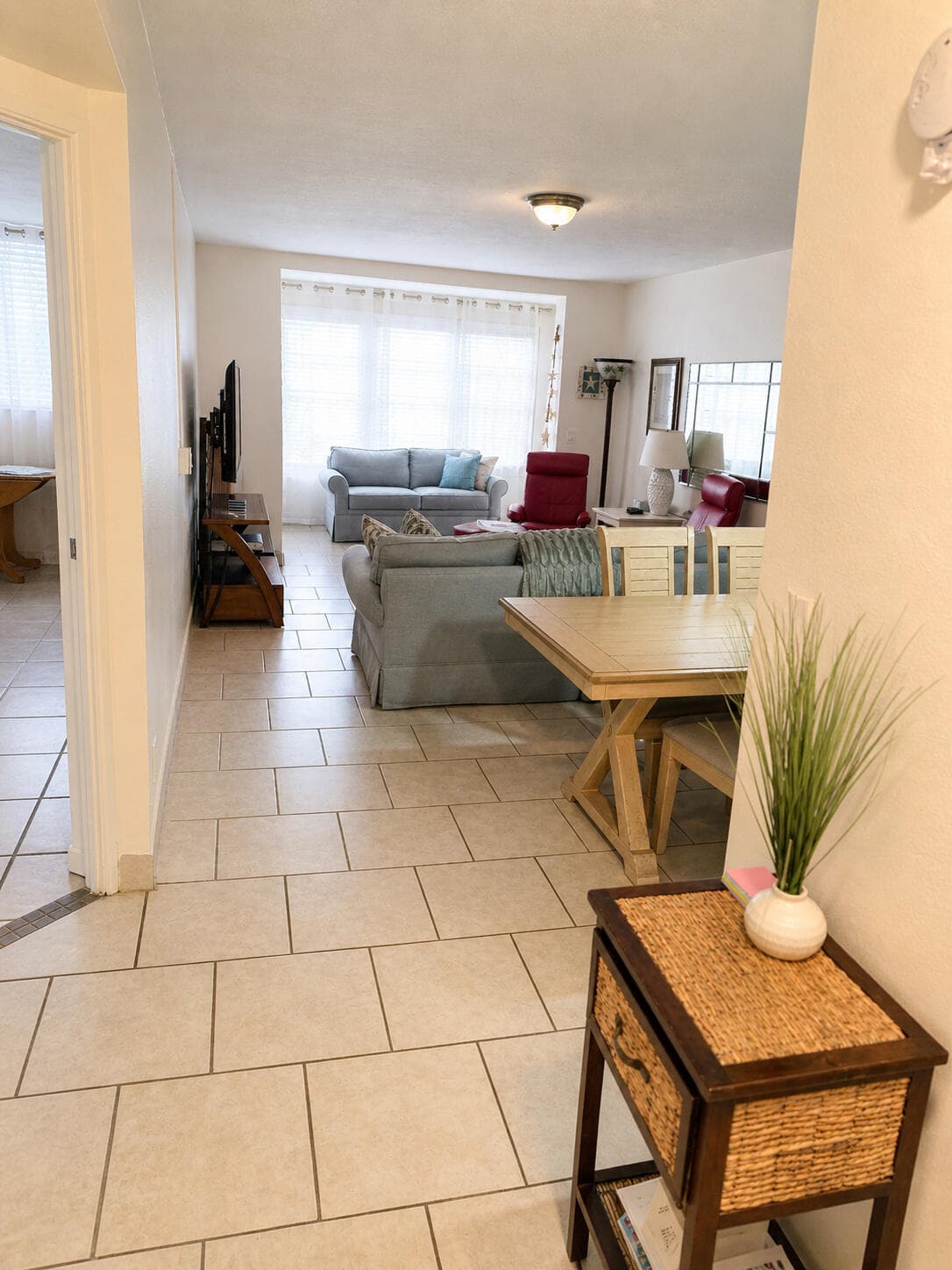 2841 Somerset Drive 107, Lauderdale Lakes, FL 33311 — photo 4 of 8