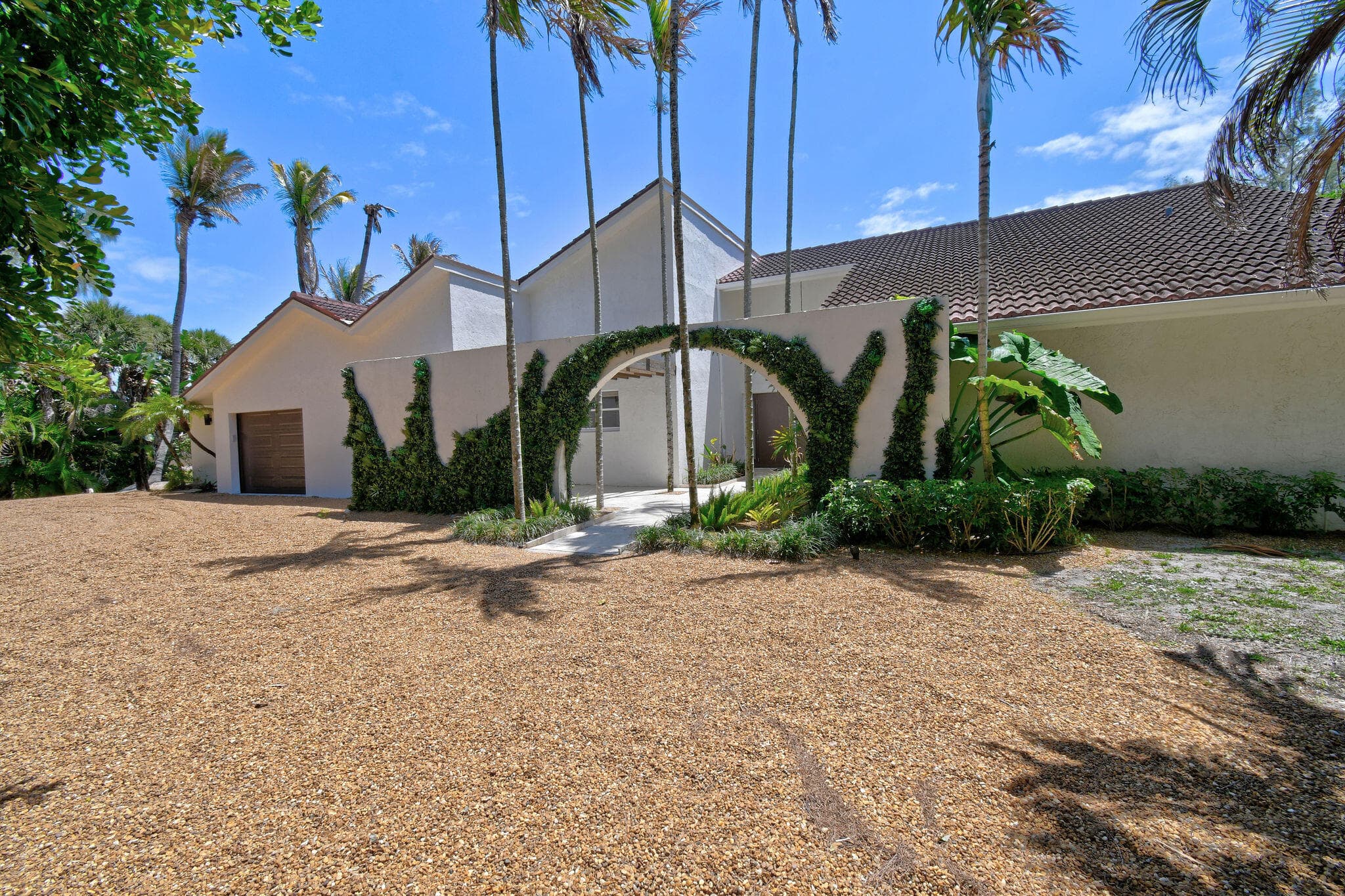 114 N Beach Road, Jupiter Island, FL 33455 — photo 3 of 64