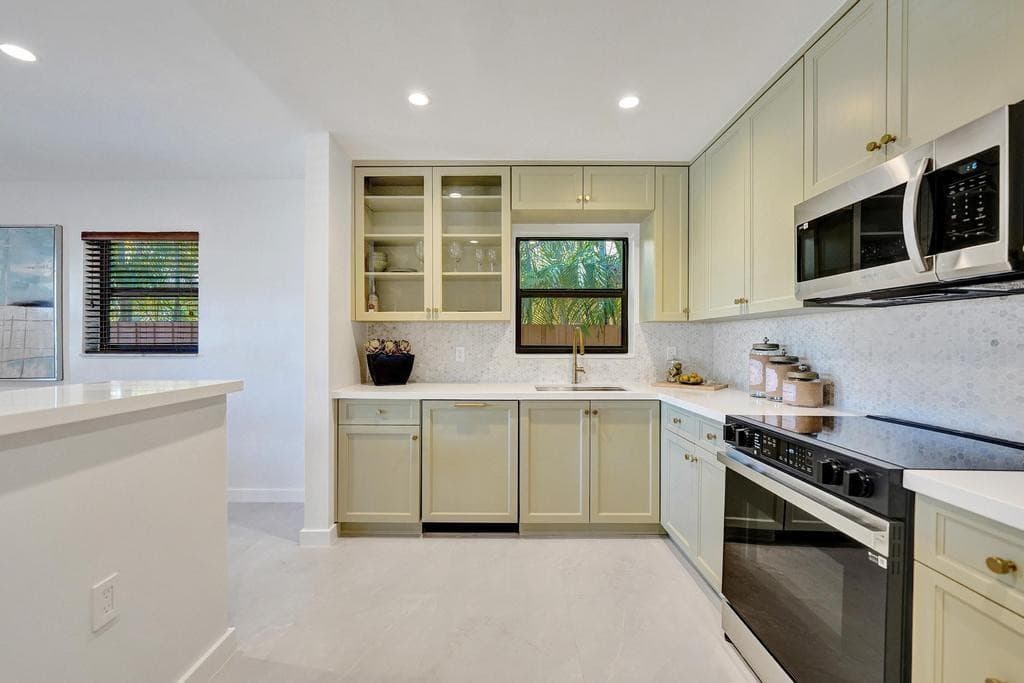 1545 Harrison Street, Hollywood, FL 33020 — photo 8 of 25