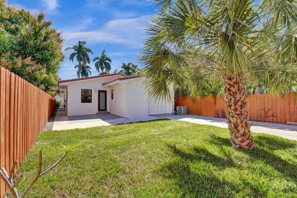 1545 Harrison Street, Hollywood, FL 33020 — photo 17 of 25