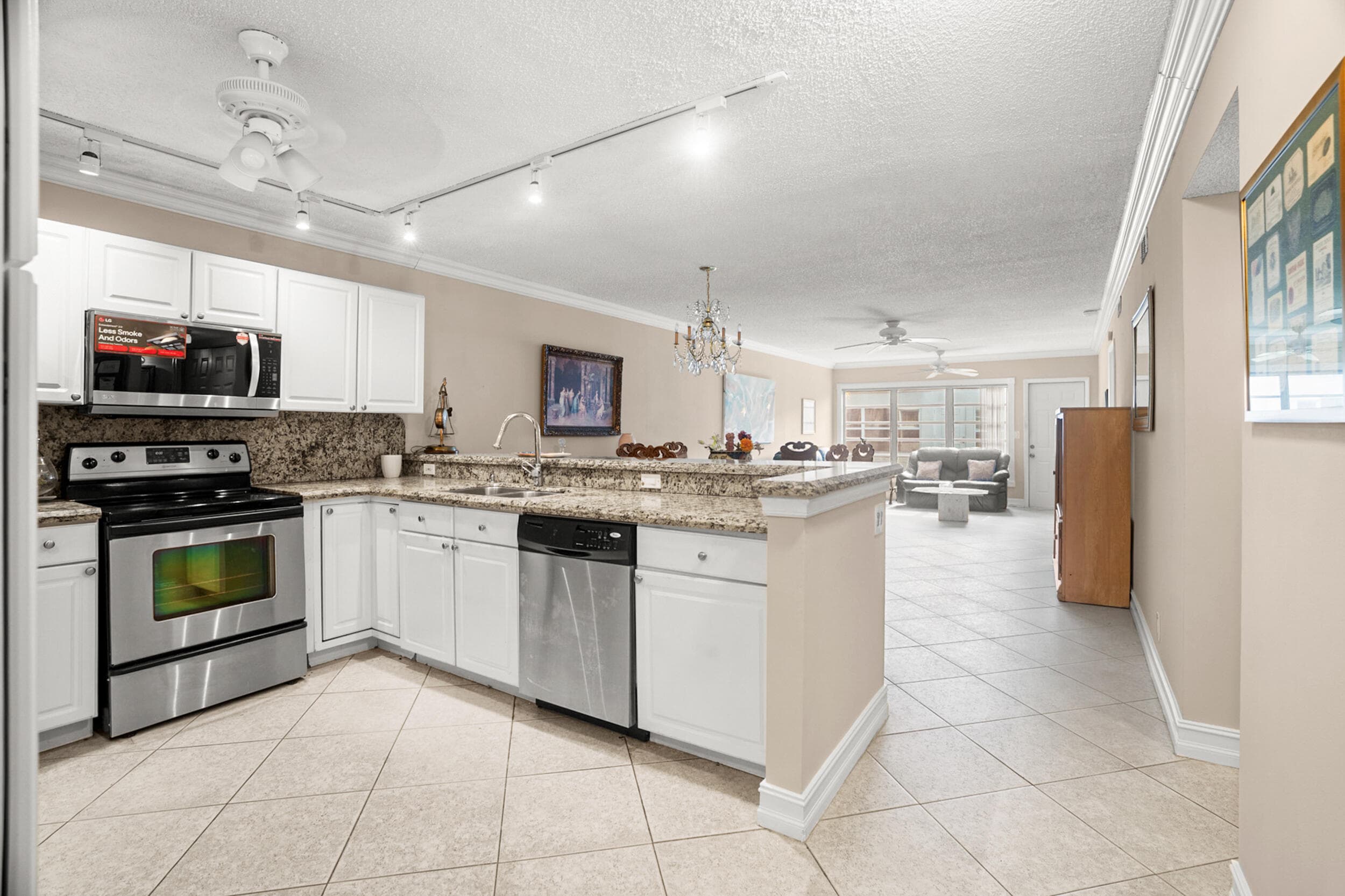 18900 Stewart Circle 7, Boca Raton, FL 33496 — photo 6 of 37