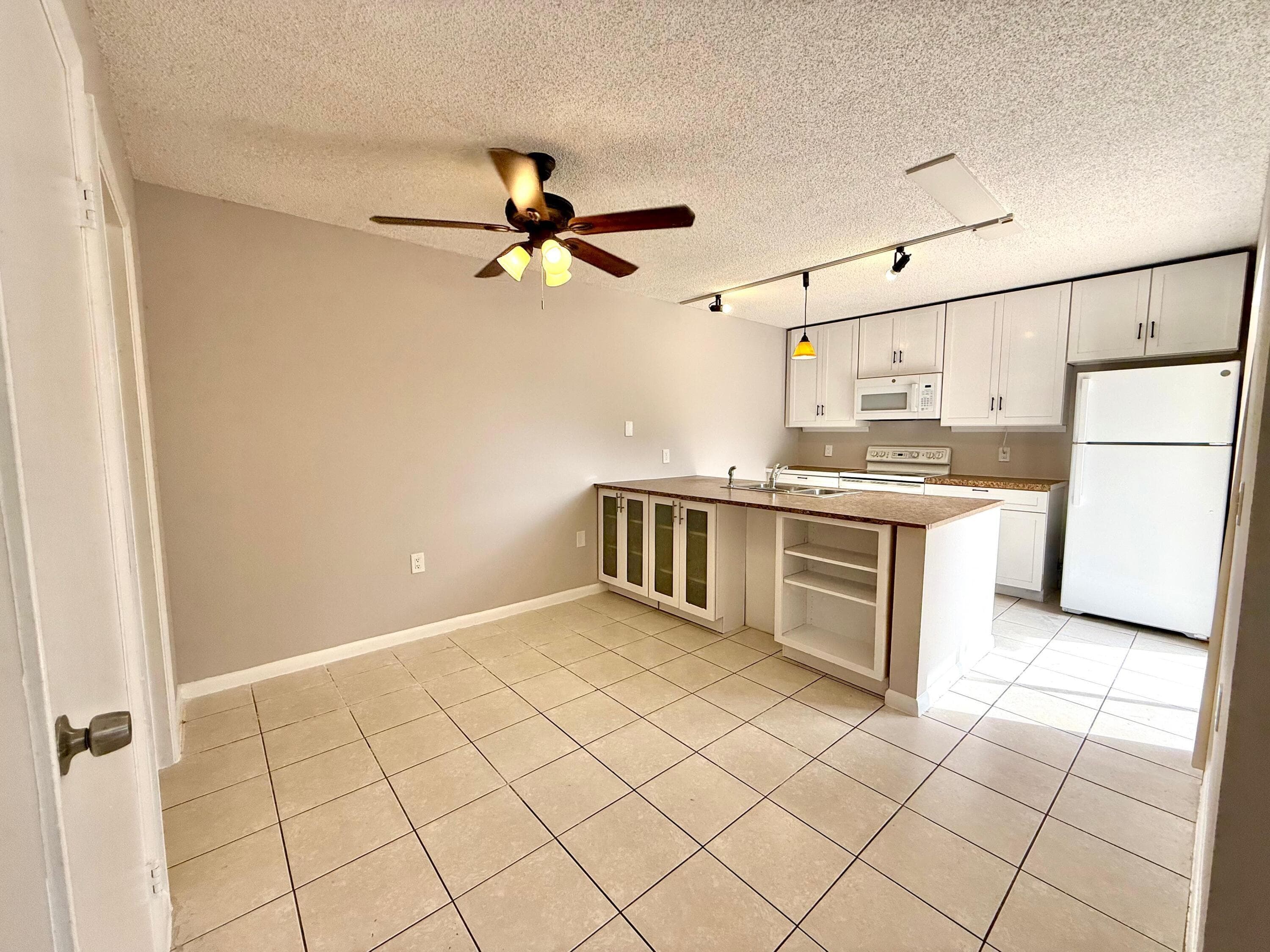 3217 32nd Way, West Palm Beach, FL 33407 — photo 3 of 17