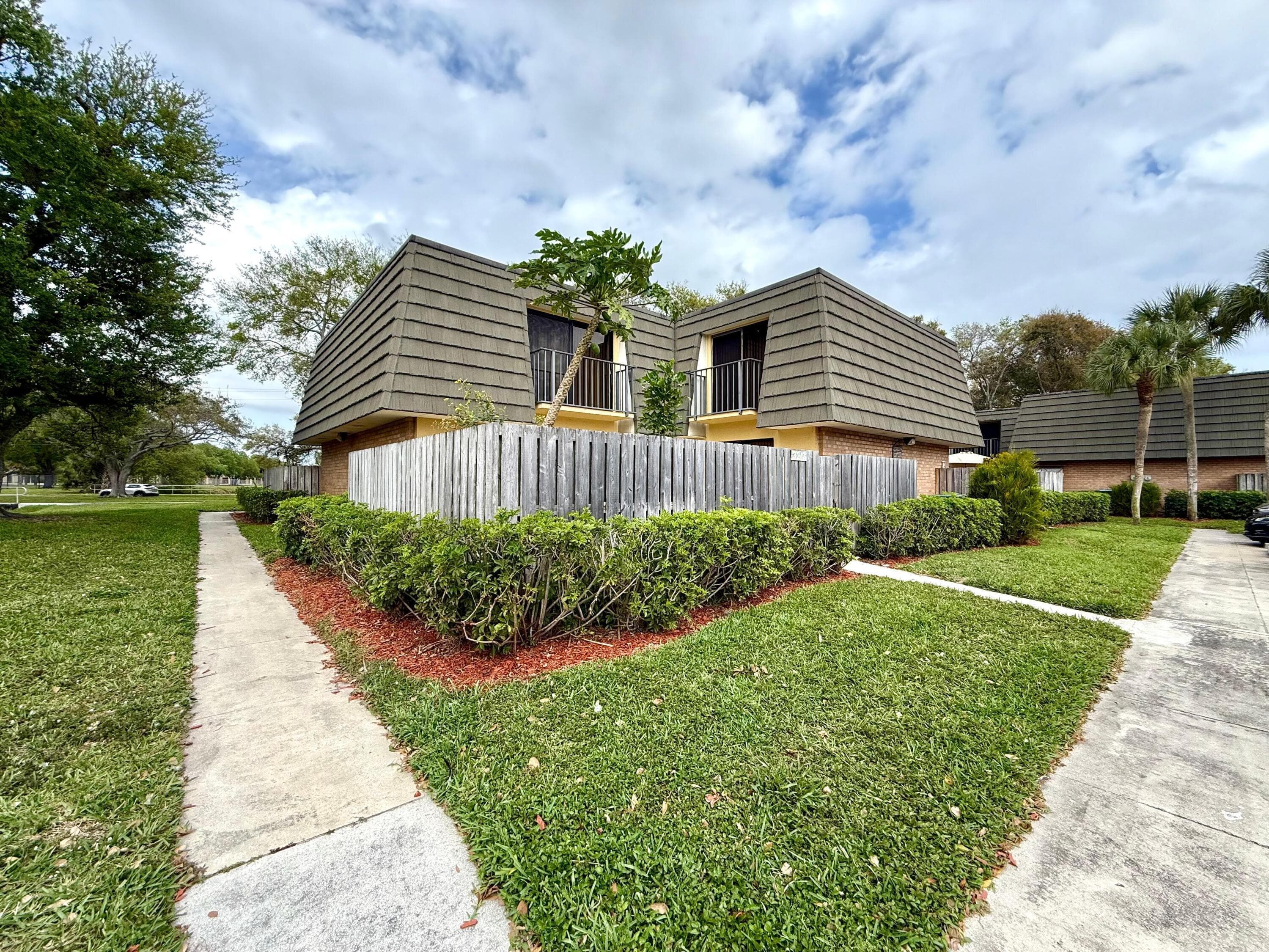 3217 32nd Way, West Palm Beach, FL 33407 — photo 15 of 17