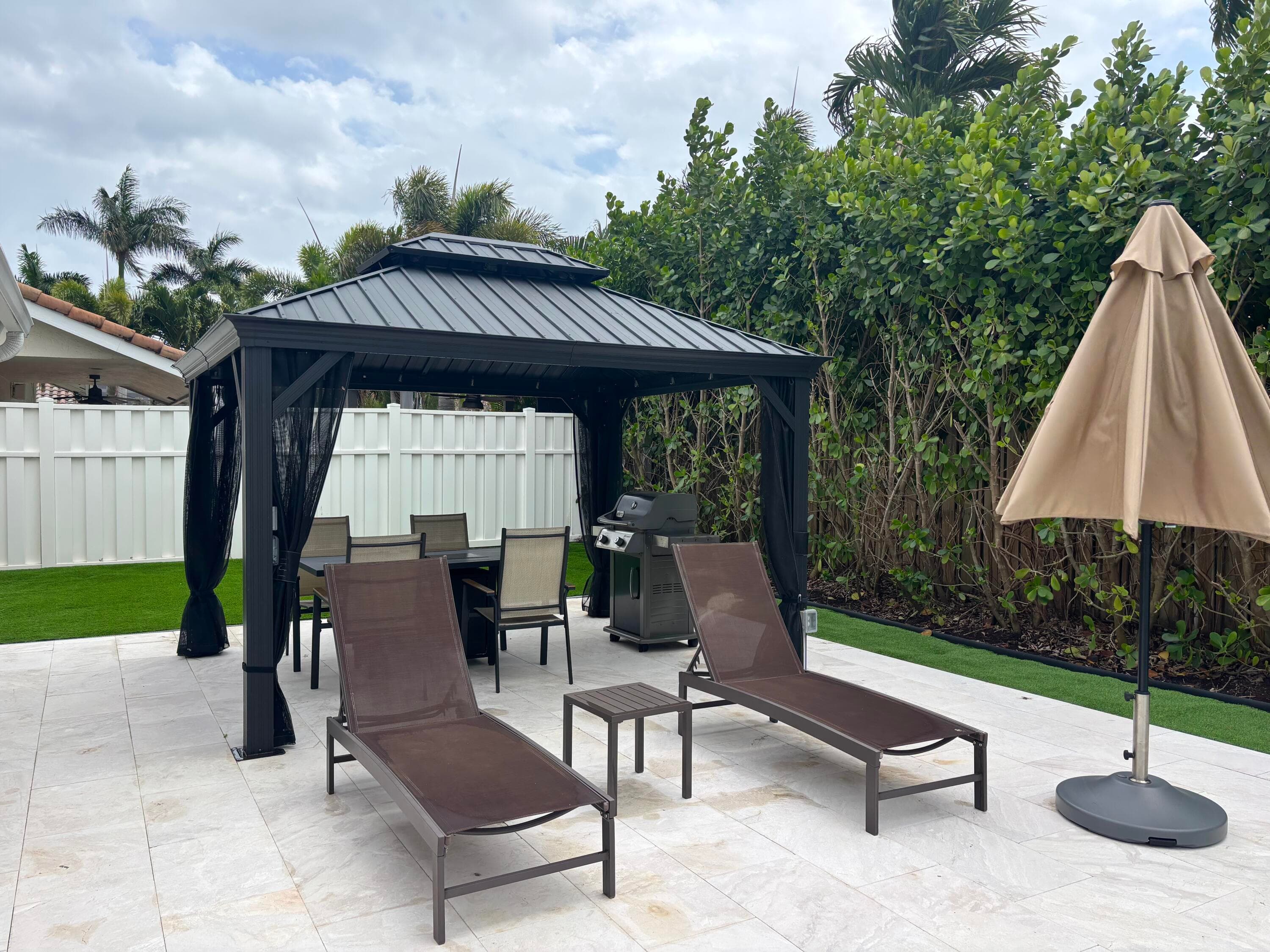 330 Sandalwood Lane, Boca Raton, FL 33487 — photo 10 of 23