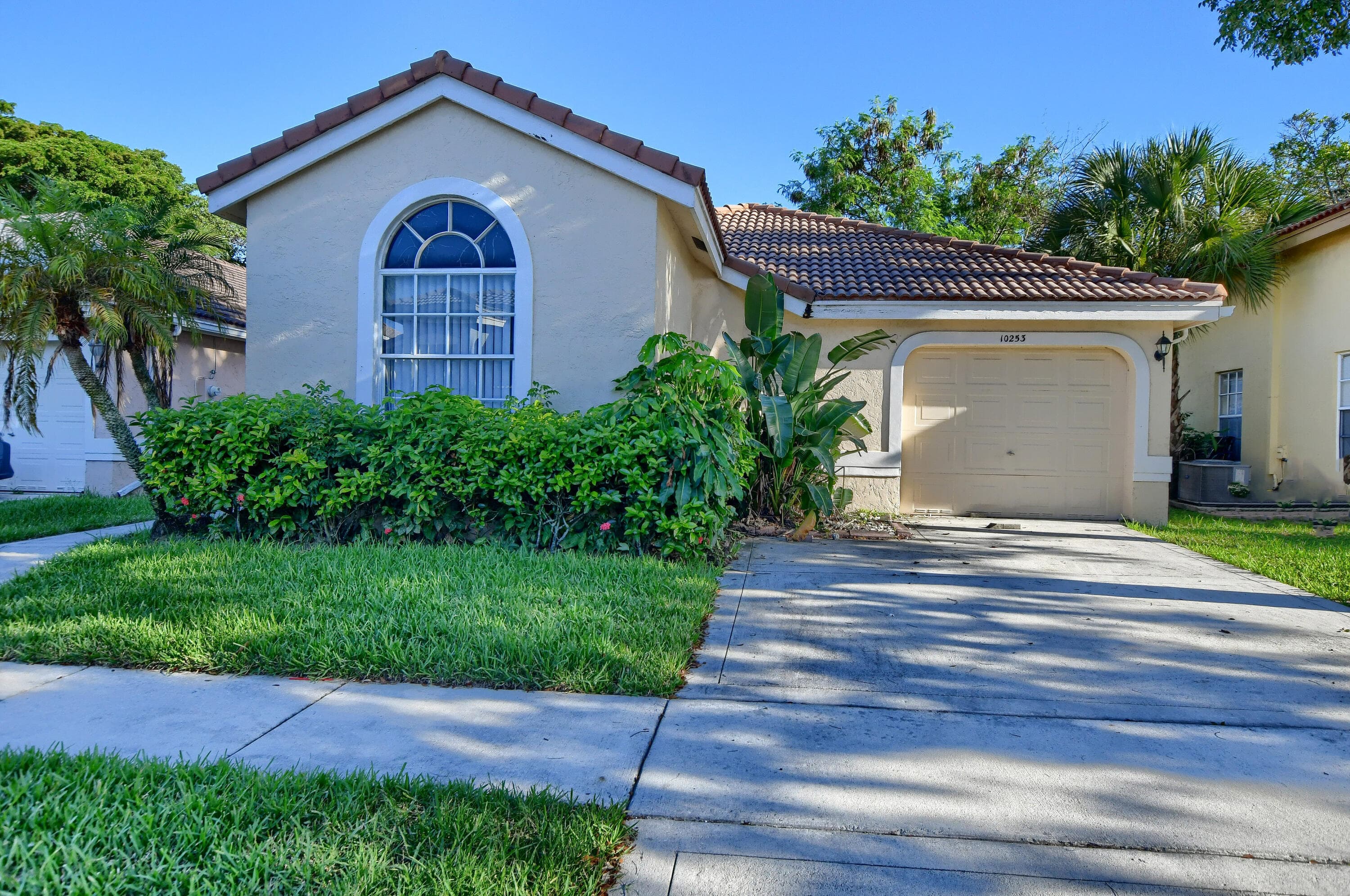 10253 N Serene Meadow Dr Drive N, Boca Raton, FL 33428 — photo 2 of 53