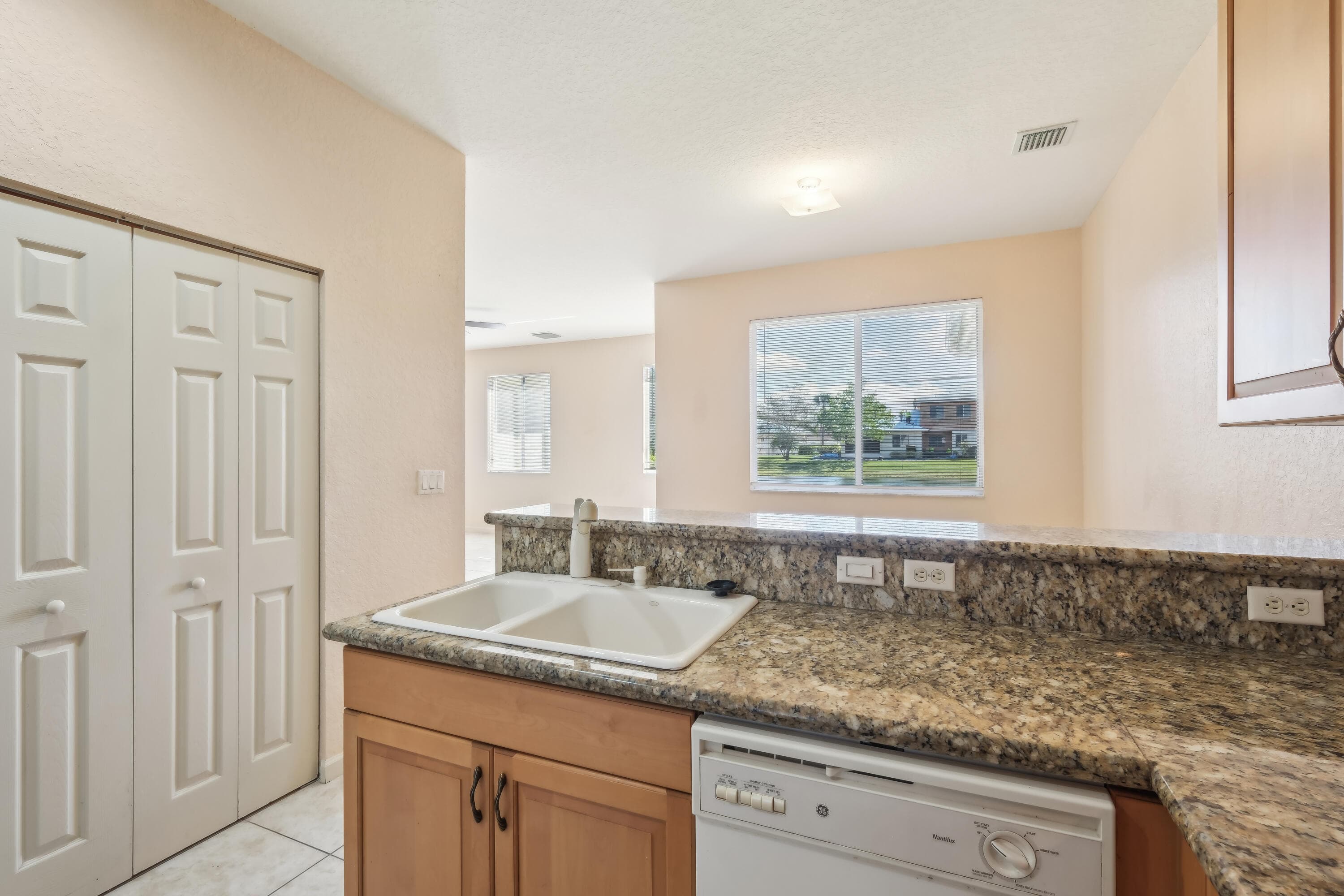 2584 SW Stockbridge Sq Square SW, Vero Beach, FL 32962 — photo 37 of 59