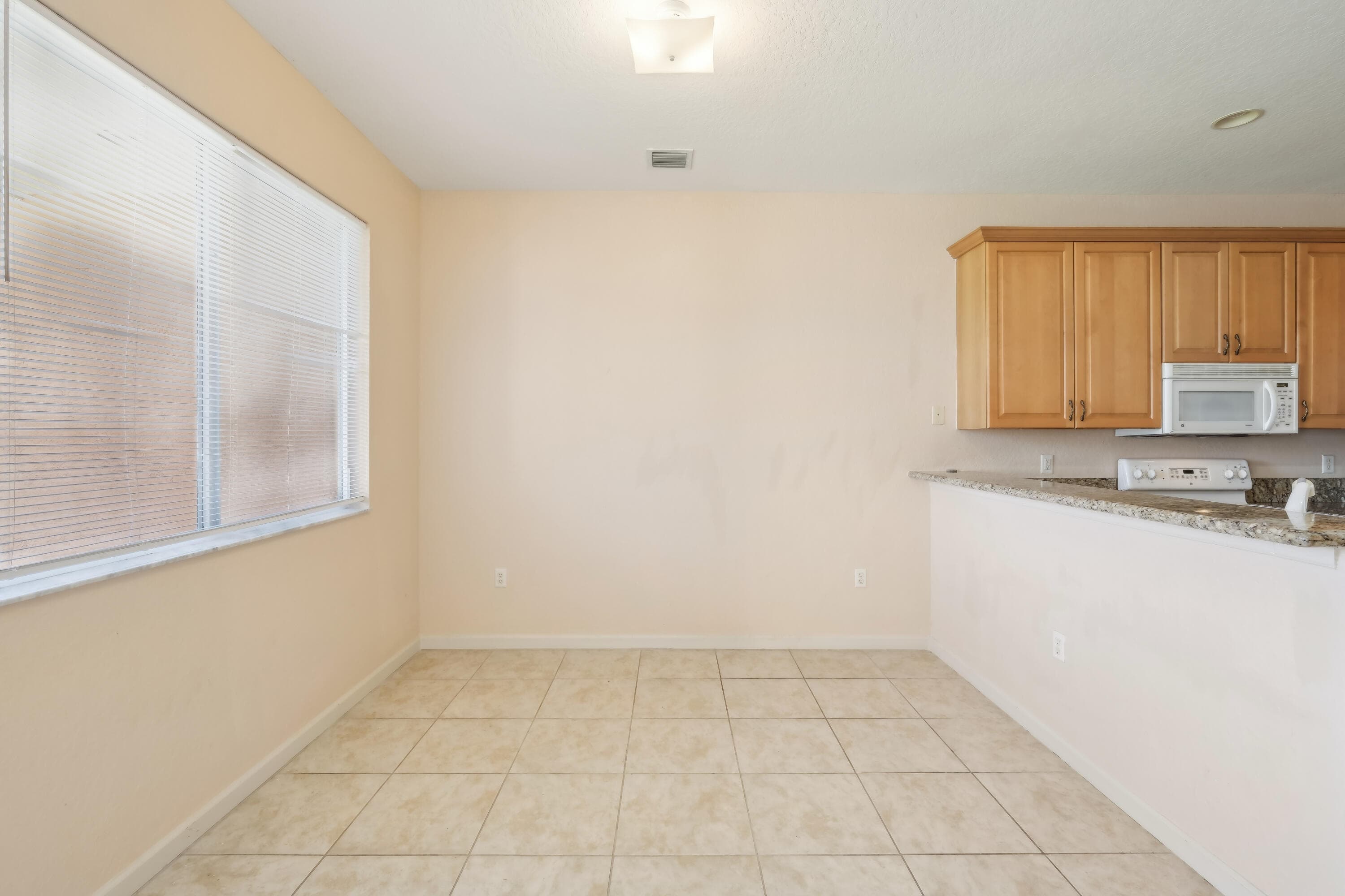 2584 SW Stockbridge Sq Square SW, Vero Beach, FL 32962 — photo 17 of 59