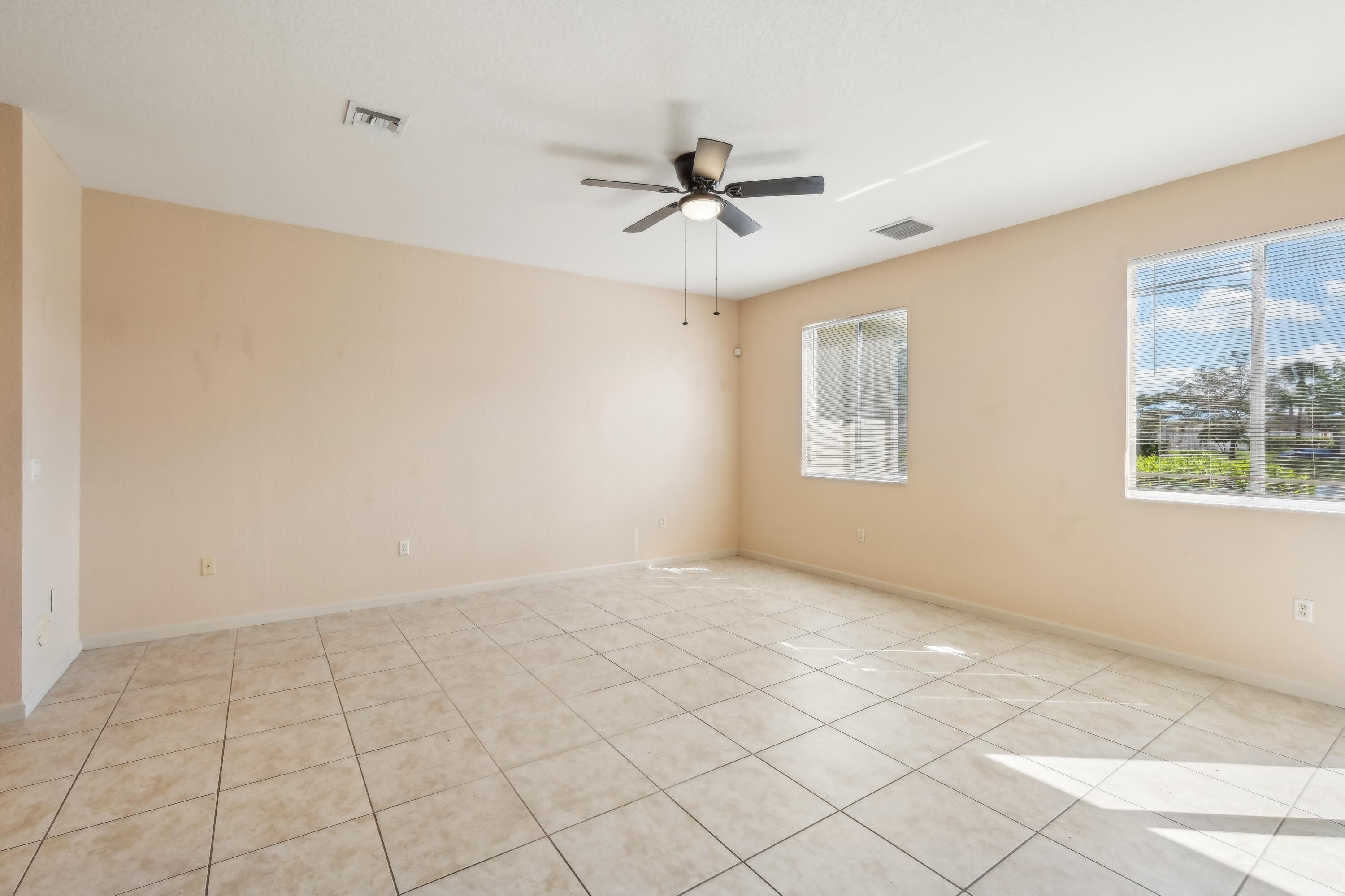 2584 SW Stockbridge Sq Square SW, Vero Beach, FL 32962 — photo 13 of 59