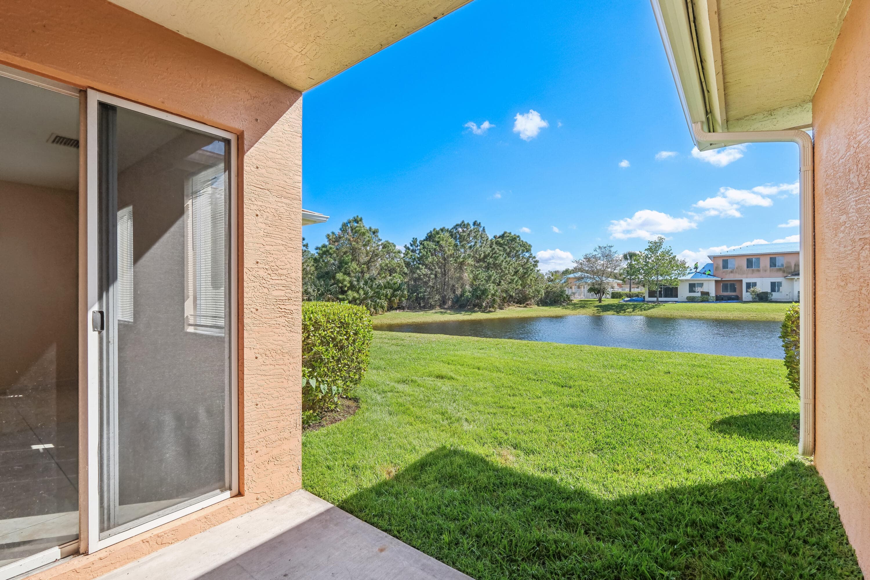 2584 SW Stockbridge Sq Square SW, Vero Beach, FL 32962 — photo 3 of 59