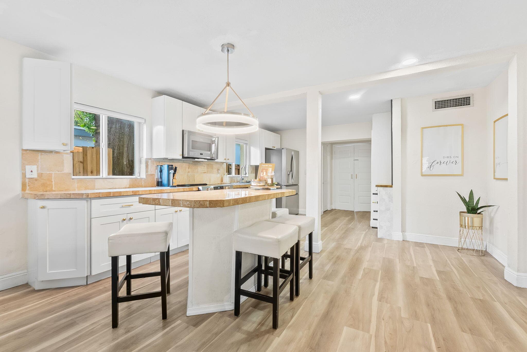 829 NE 17th Street, Fort Lauderdale, FL 33305 — photo 1 of 29