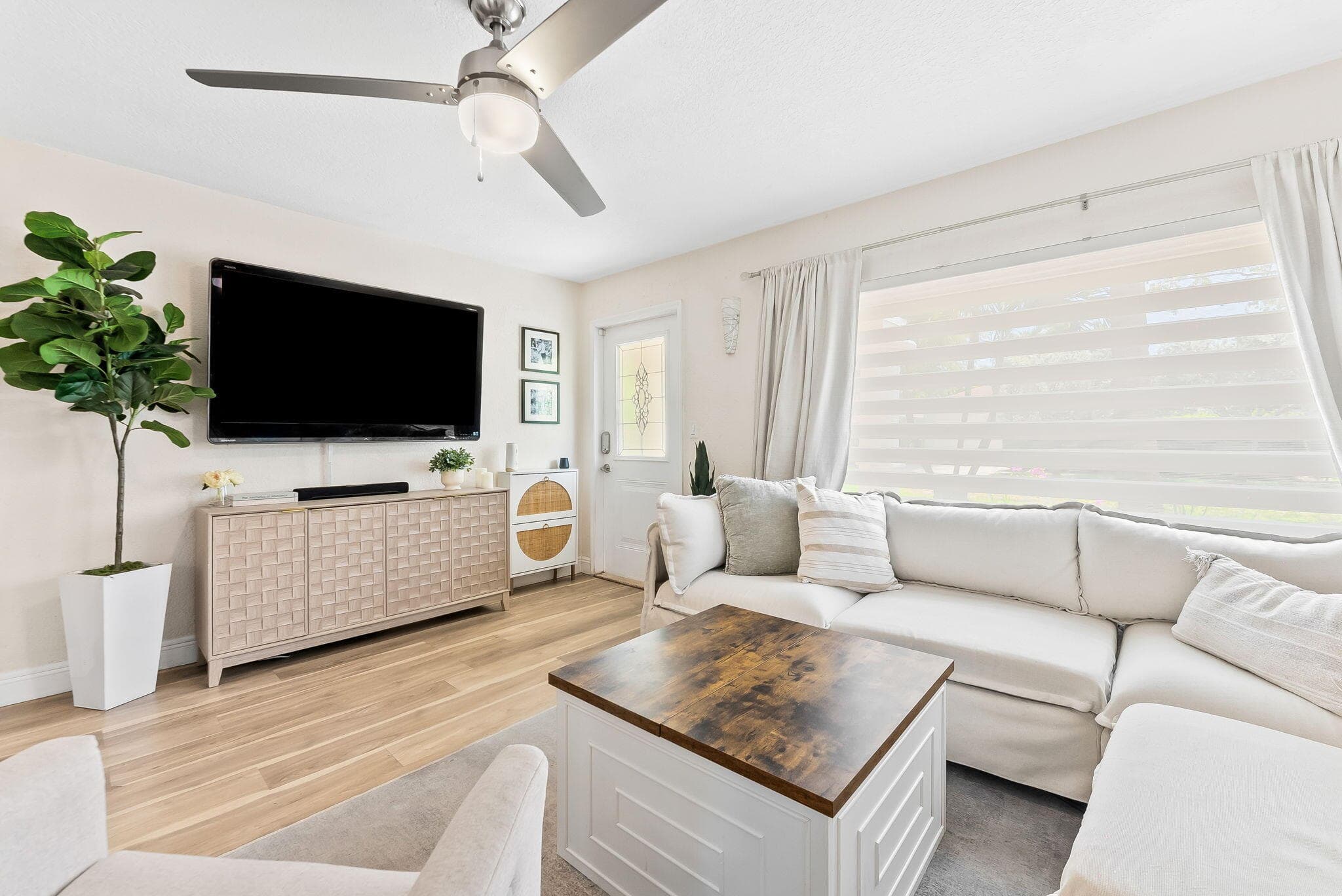 829 NE 17th Street, Fort Lauderdale, FL 33305 — photo 5 of 29
