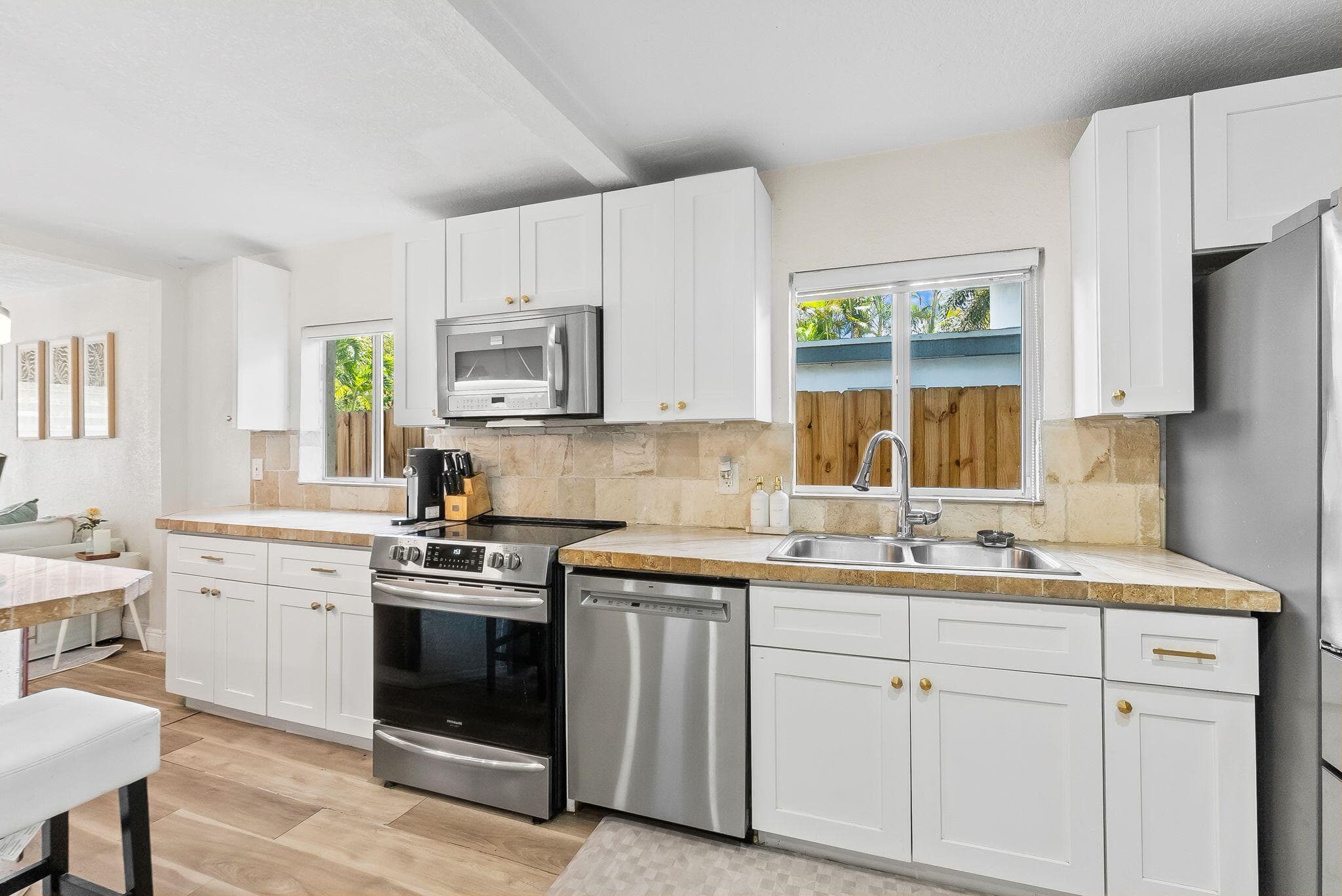 829 NE 17th Street, Fort Lauderdale, FL 33305 — photo 8 of 29