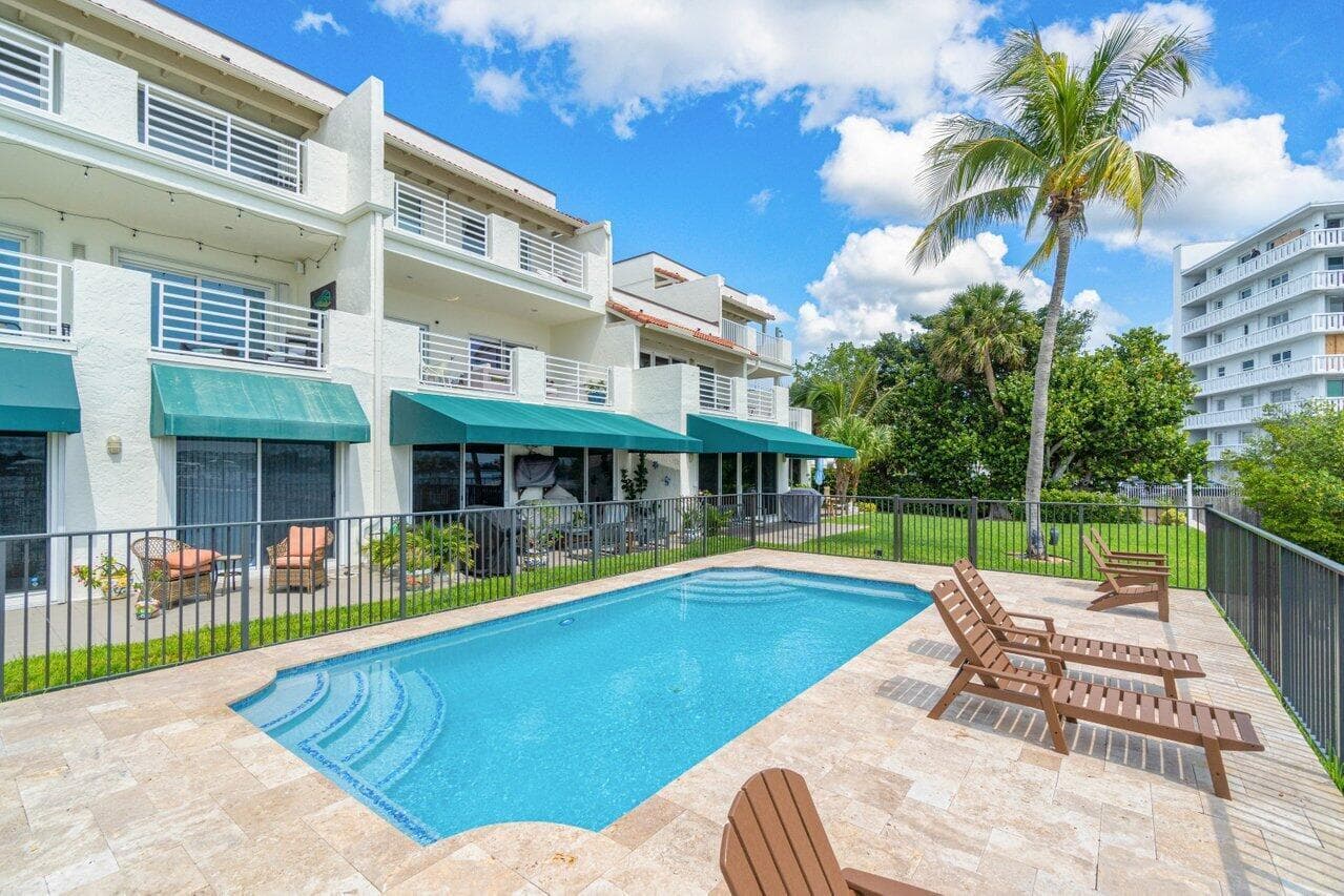 324 N Lake Drive, Lantana, FL 33462 — photo 32 of 44