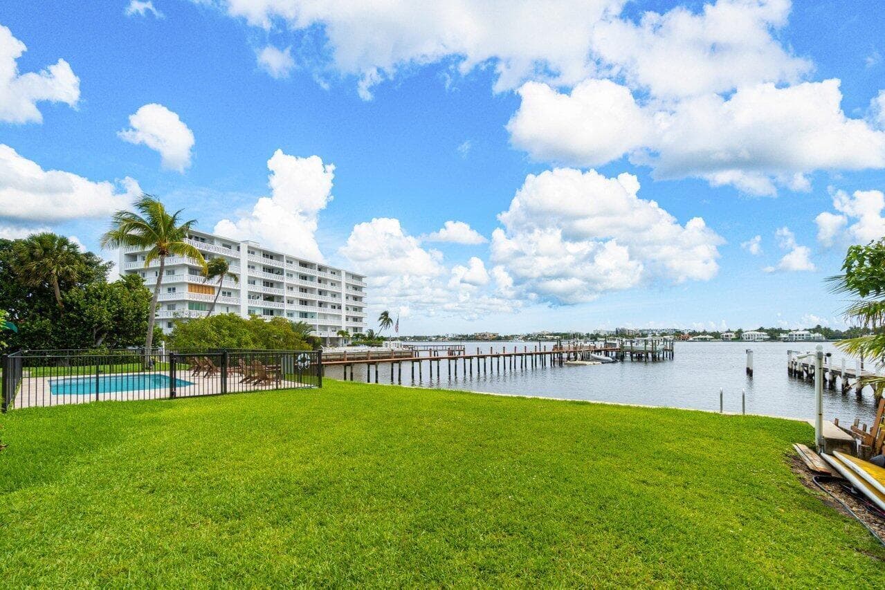 324 N Lake Drive, Lantana, FL 33462 — photo 36 of 44