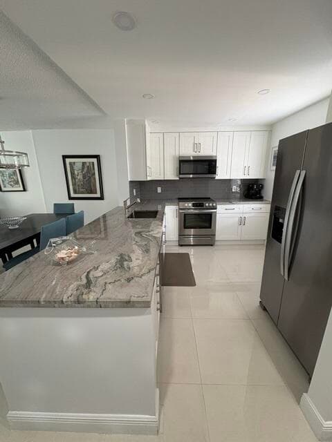 424 SE 10th Street 203, Dania Beach, FL 33004 — photo 2 of 16