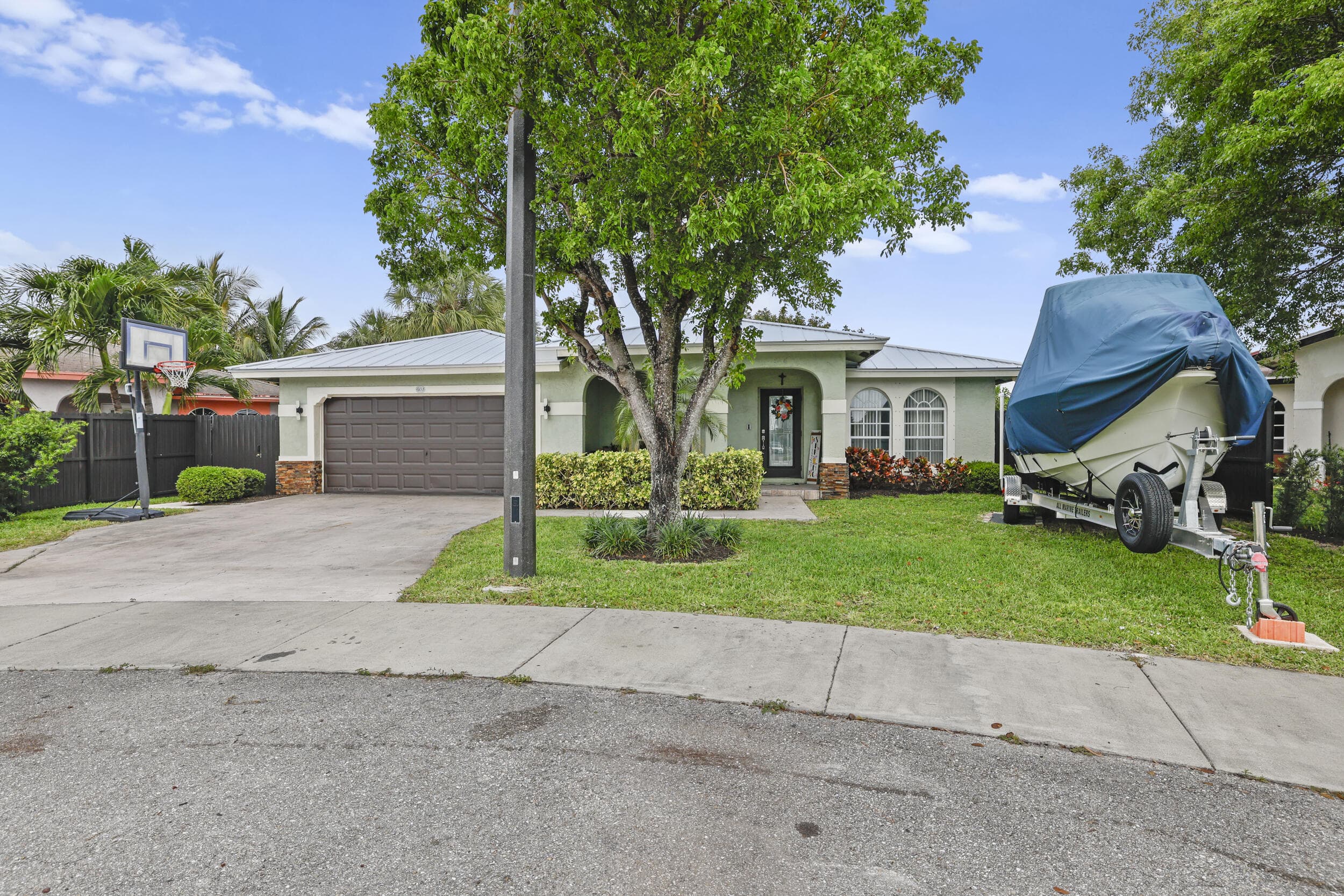 401 NW 16th Place, Pompano Beach, FL 33060 — photo 1 of 38