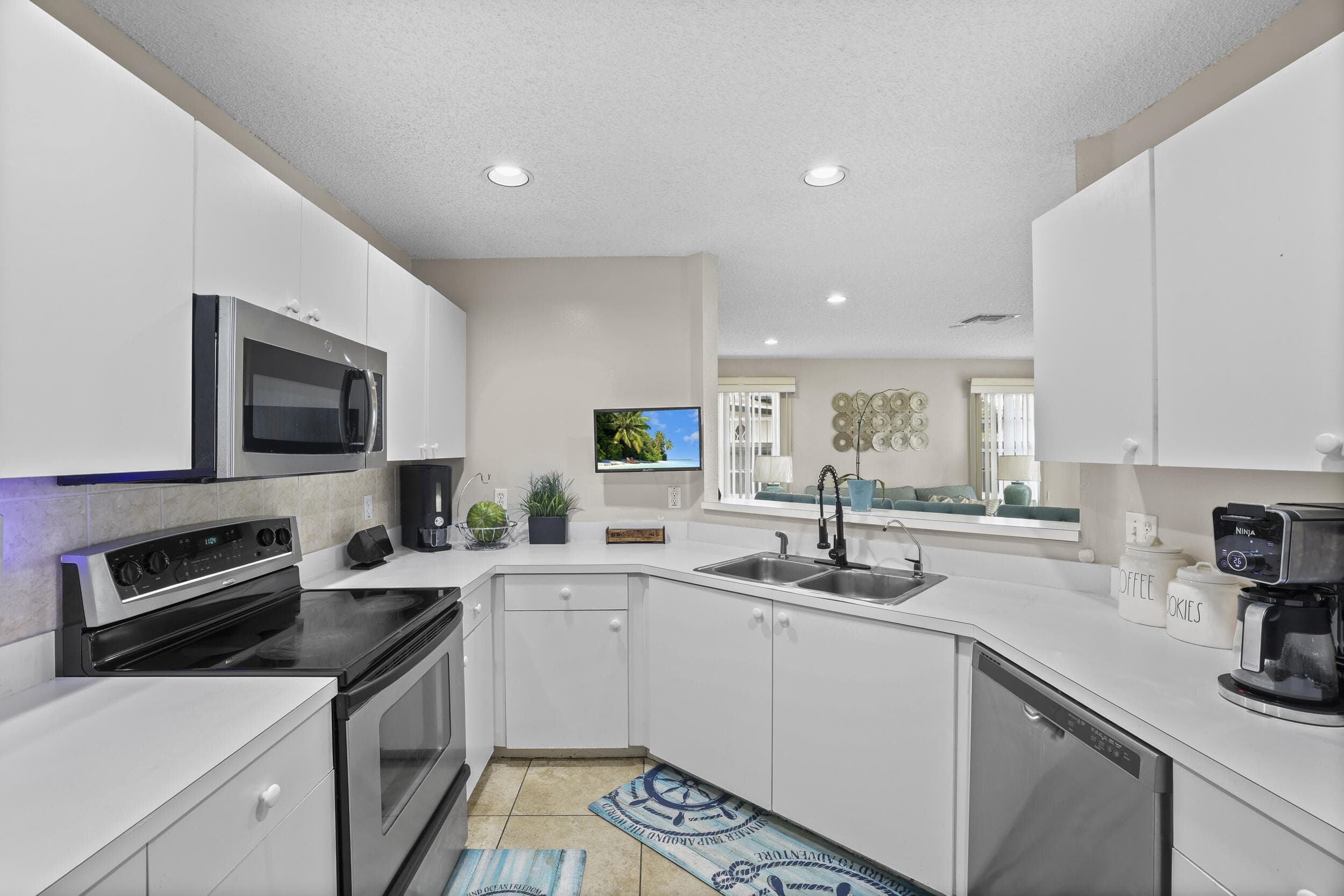 401 NW 16th Place, Pompano Beach, FL 33060 — photo 19 of 38