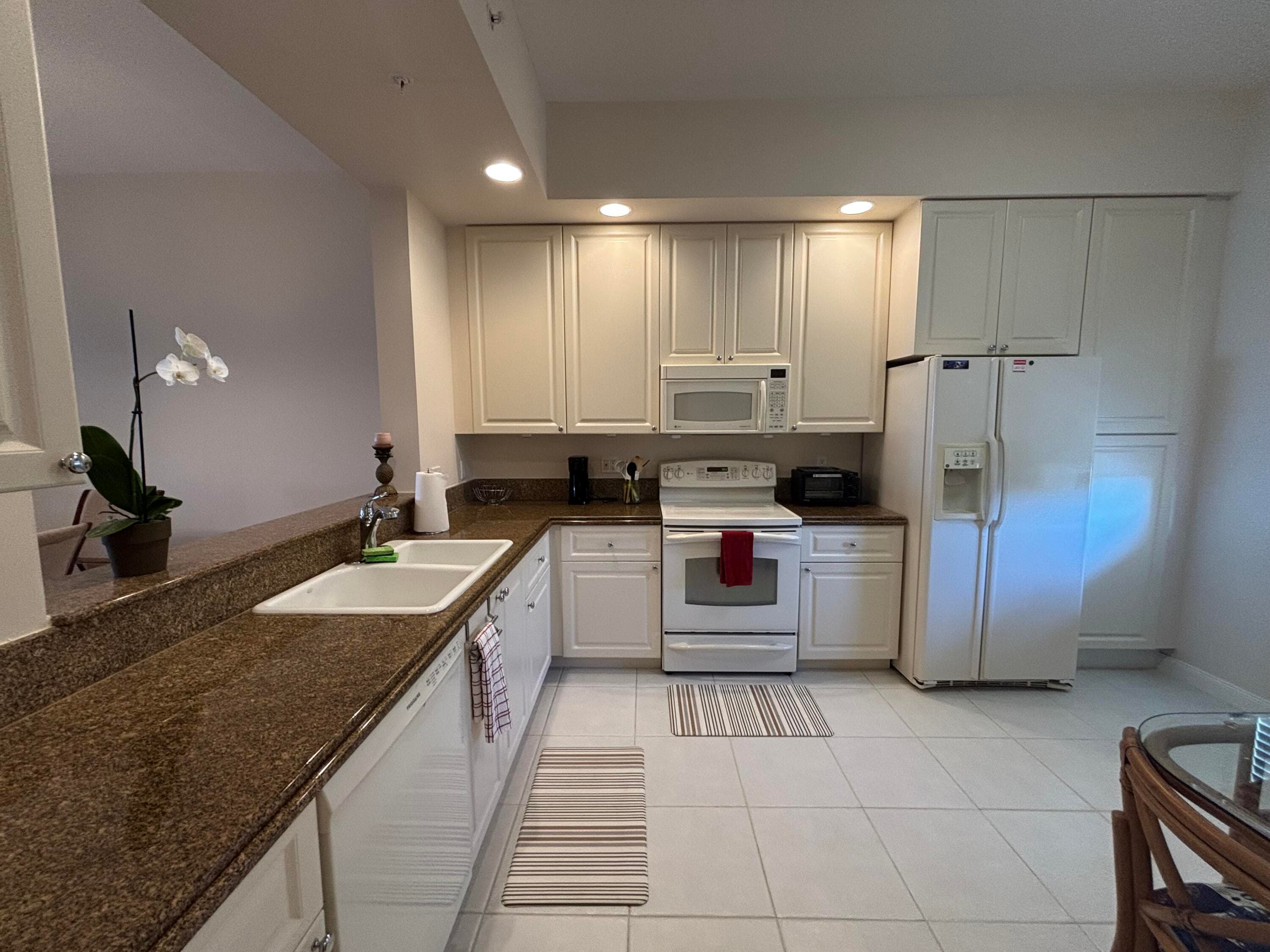 27 Harbour Isle Drive W 305, Fort Pierce, FL 34949 — photo 3 of 26