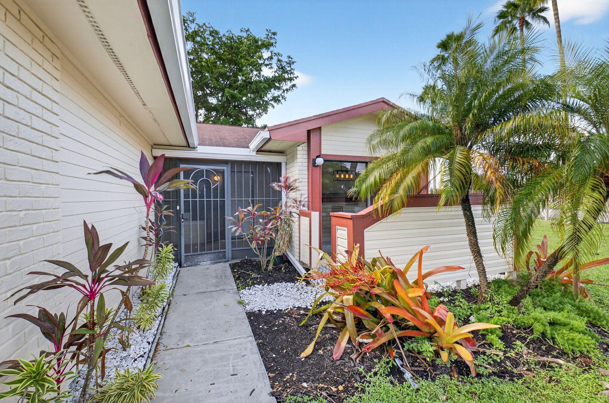 29 Fawlkland Circle, Boynton Beach, FL 33426 — photo 4 of 24