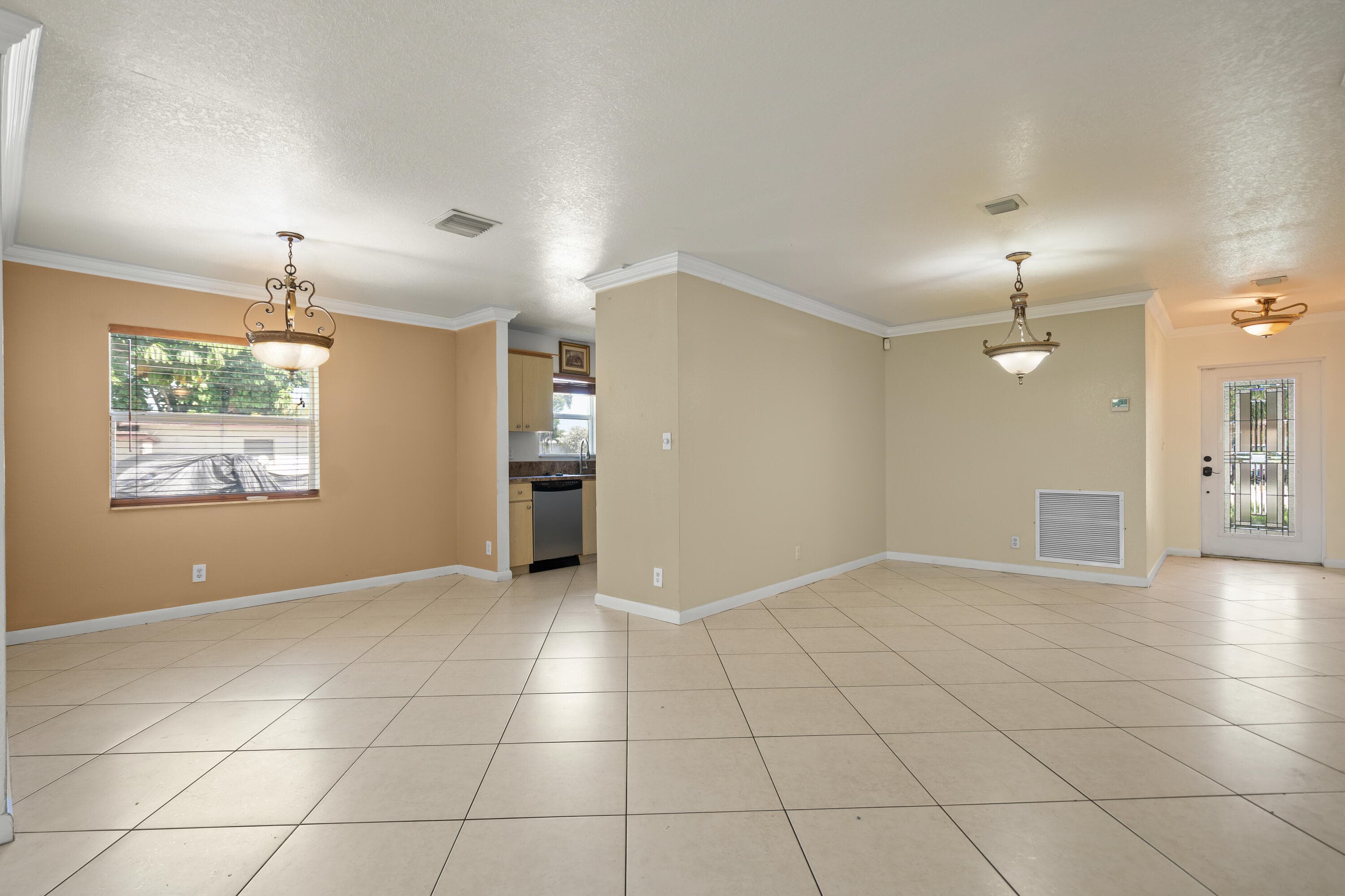 2241 NW 3rd Street, Pompano Beach, FL 33069 — photo 6 of 27