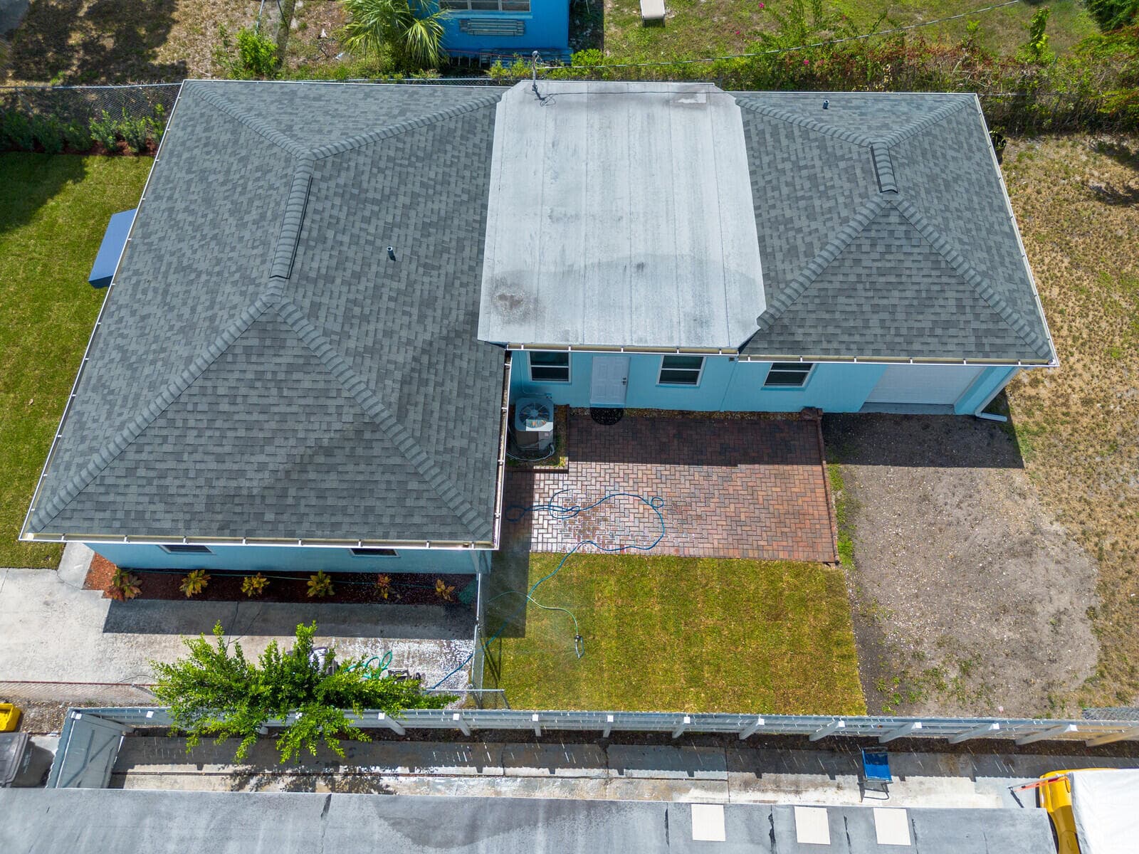 957 30th Street, West Palm Beach, FL 33407 — photo 2 of 33