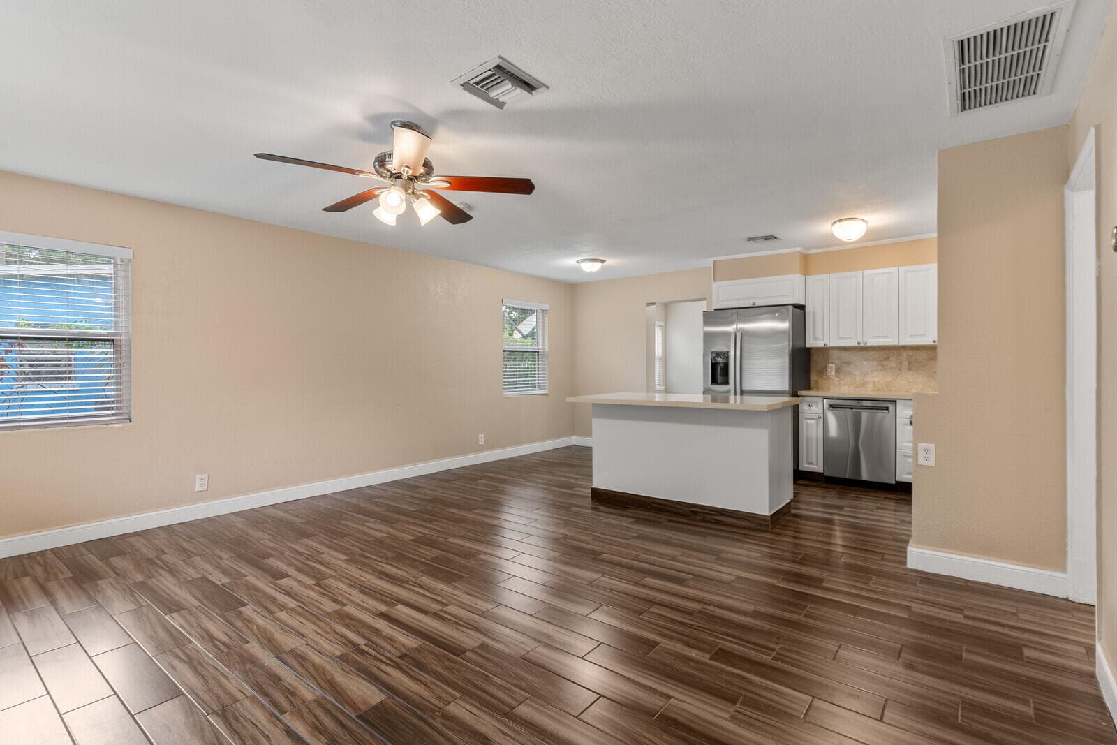 957 30th Street, West Palm Beach, FL 33407 — photo 3 of 33
