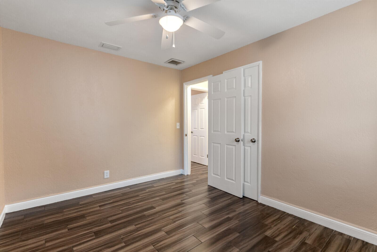 957 30th Street, West Palm Beach, FL 33407 — photo 14 of 33