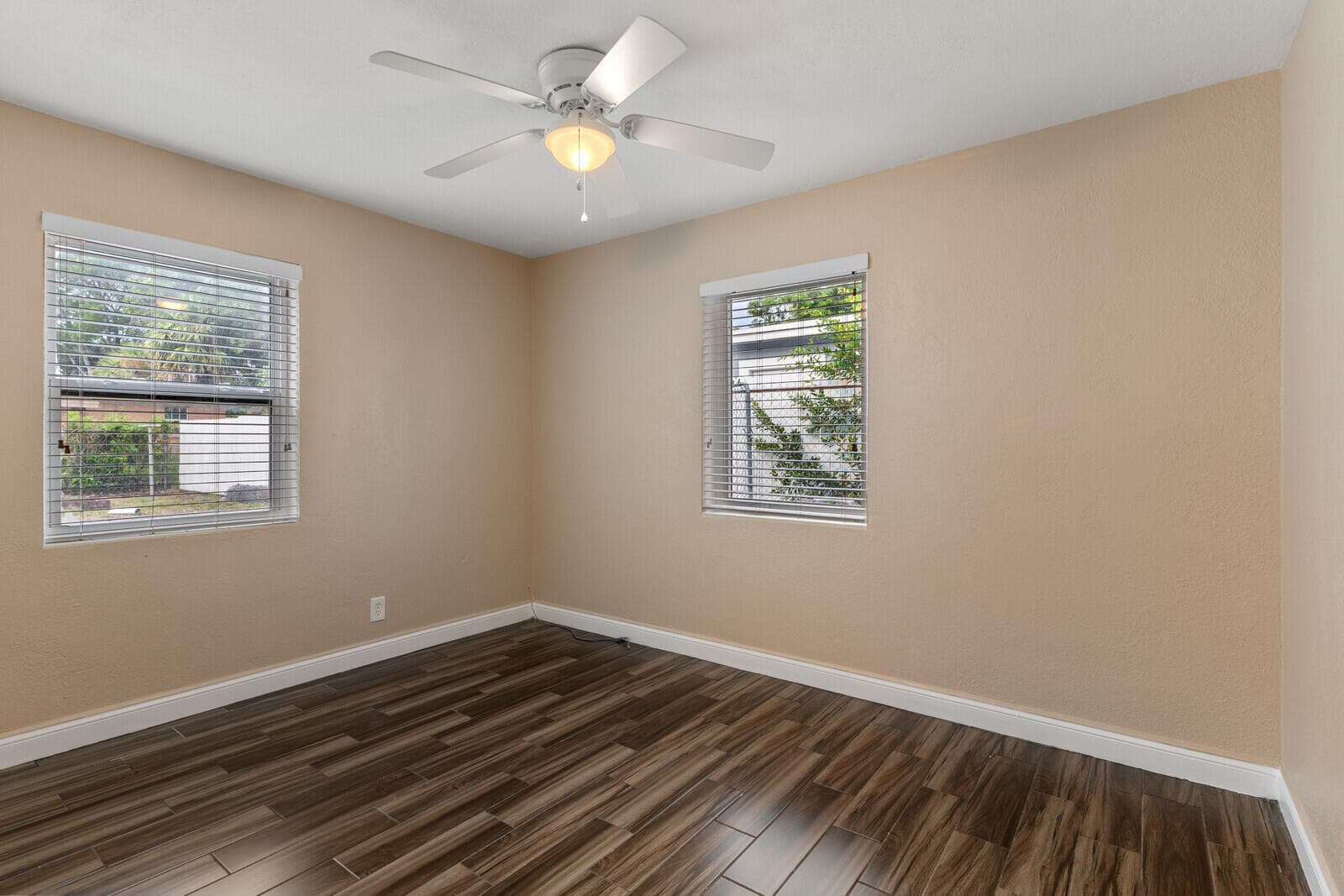 957 30th Street, West Palm Beach, FL 33407 — photo 15 of 33