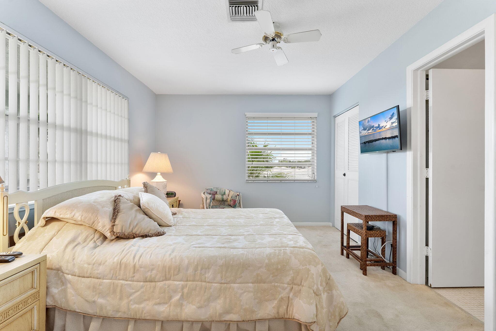 2401 Del-aire Boulevard E 201, Delray Beach, FL 33445 — photo 14 of 32