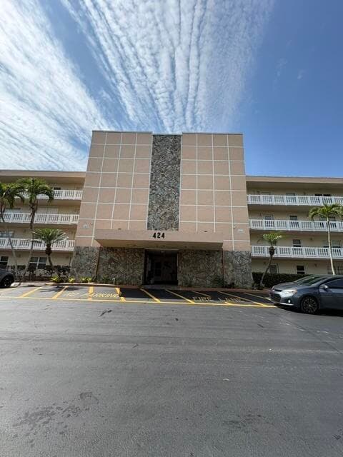 424 SE 10th Street 203, Dania Beach, FL 33004 — photo 16 of 16