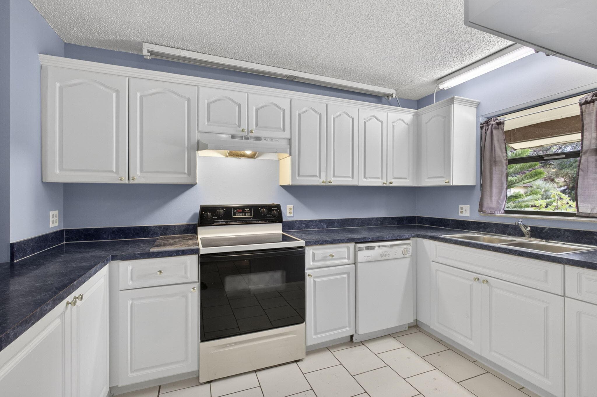 4661 Perth Road 4661, West Palm Beach, FL 33415 — photo 10 of 33