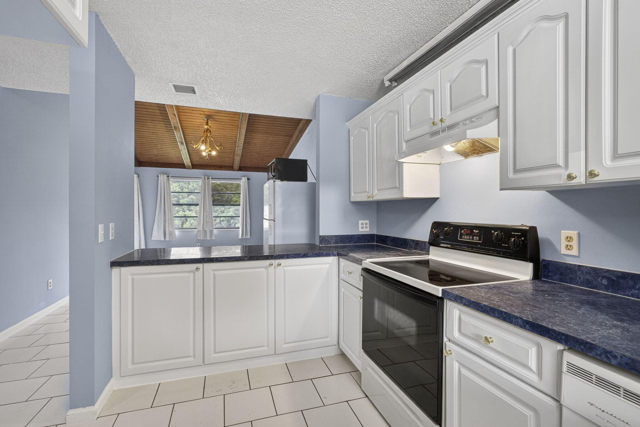 4661 Perth Road 4661, West Palm Beach, FL 33415 — photo 14 of 33