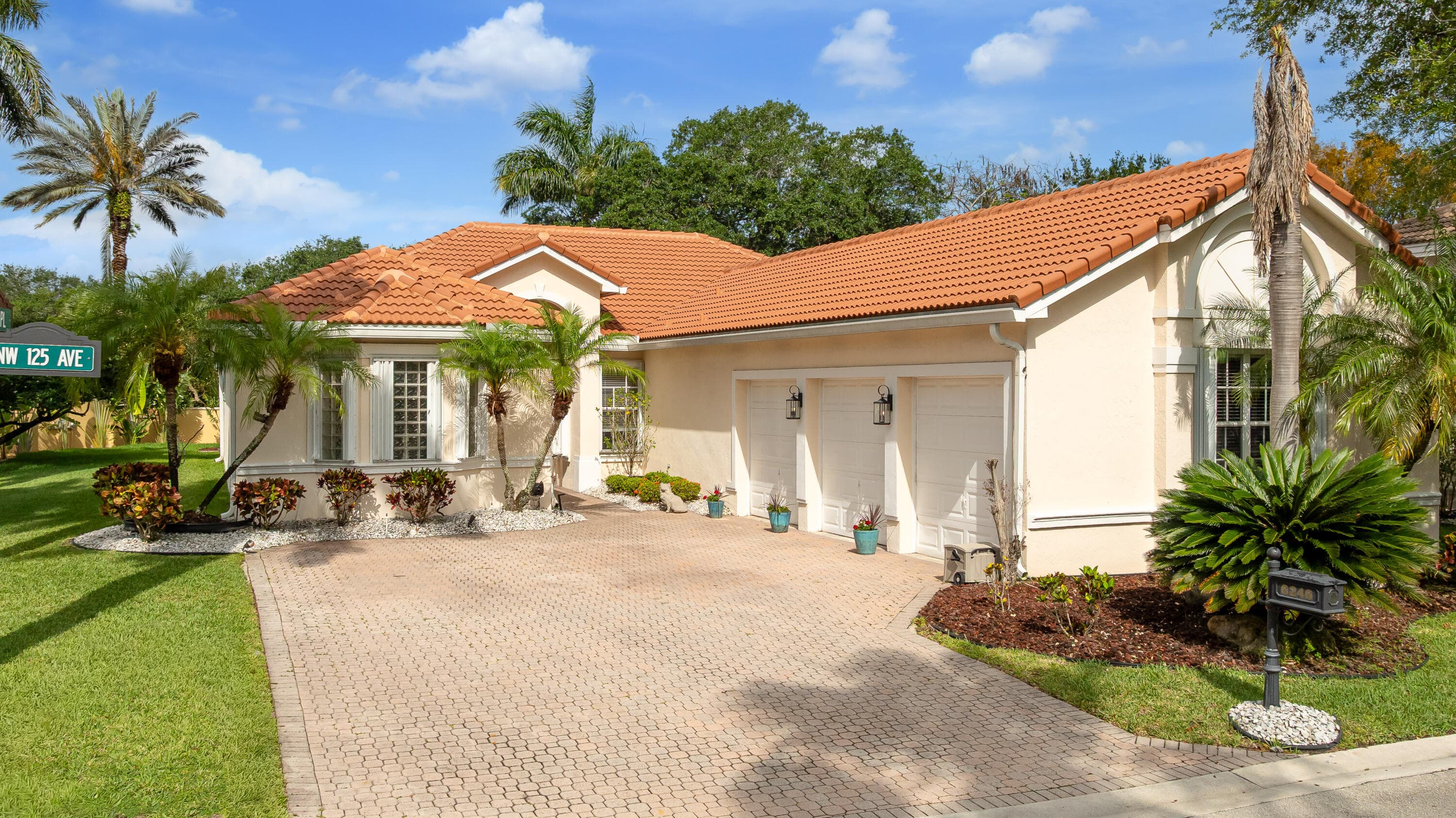 6246 NW 125th Avenue, Coral Springs, FL 33076 — photo 2 of 64