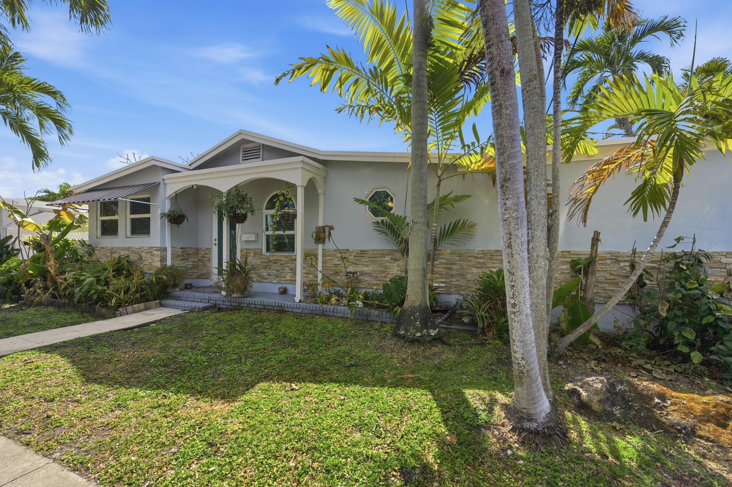 1610 NE 7th Street, Fort Lauderdale, FL 33304 — photo 3 of 18