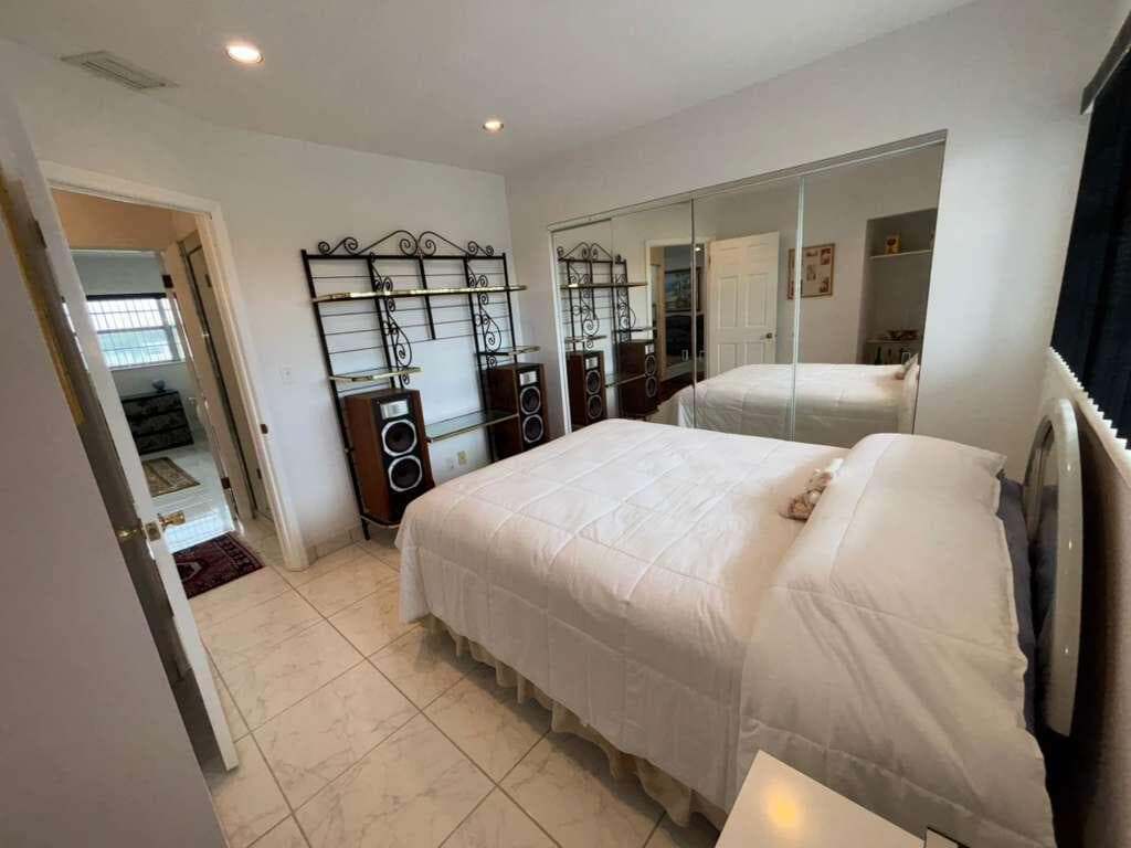 4706 NW 36th Street 605, Lauderdale Lakes, FL 33319 — photo 9 of 15