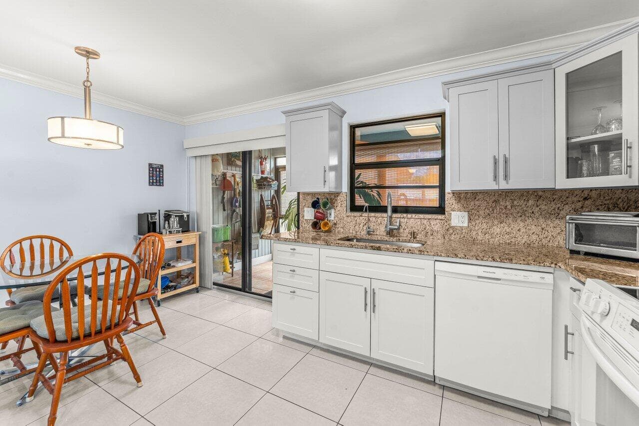 5954 Longbow Lane 5, West Palm Beach, FL 33415 — photo 10 of 35