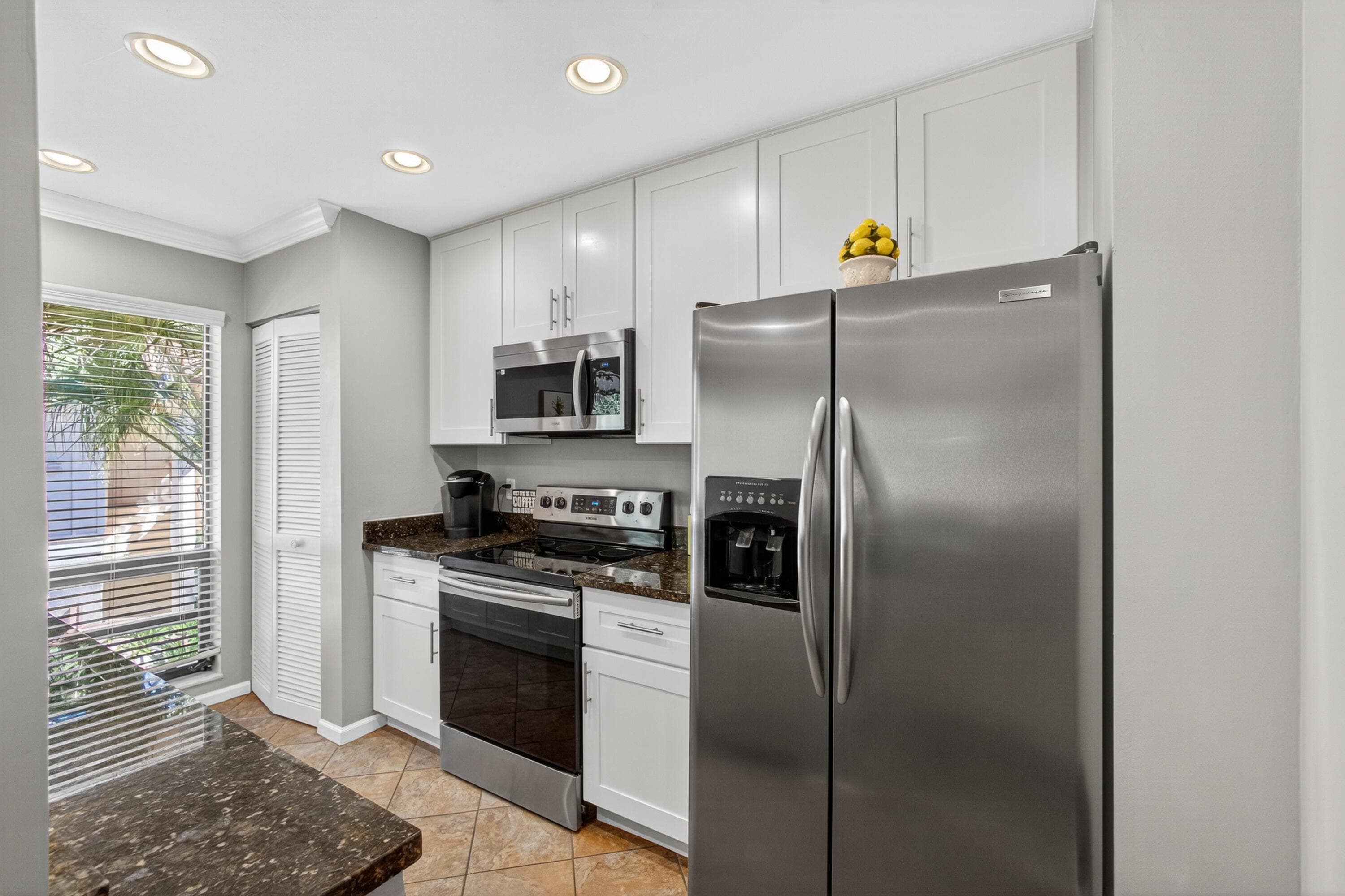 605 Brackenwood Cove, Palm Beach Gardens, FL 33418 — photo 11 of 43