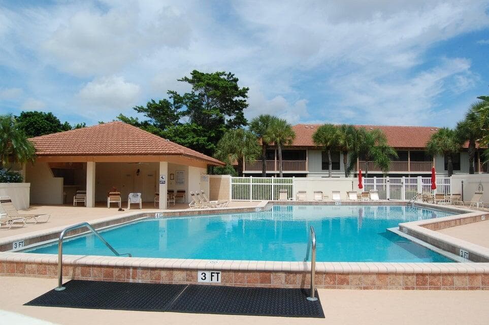 605 Brackenwood Cove, Palm Beach Gardens, FL 33418 — photo 38 of 43