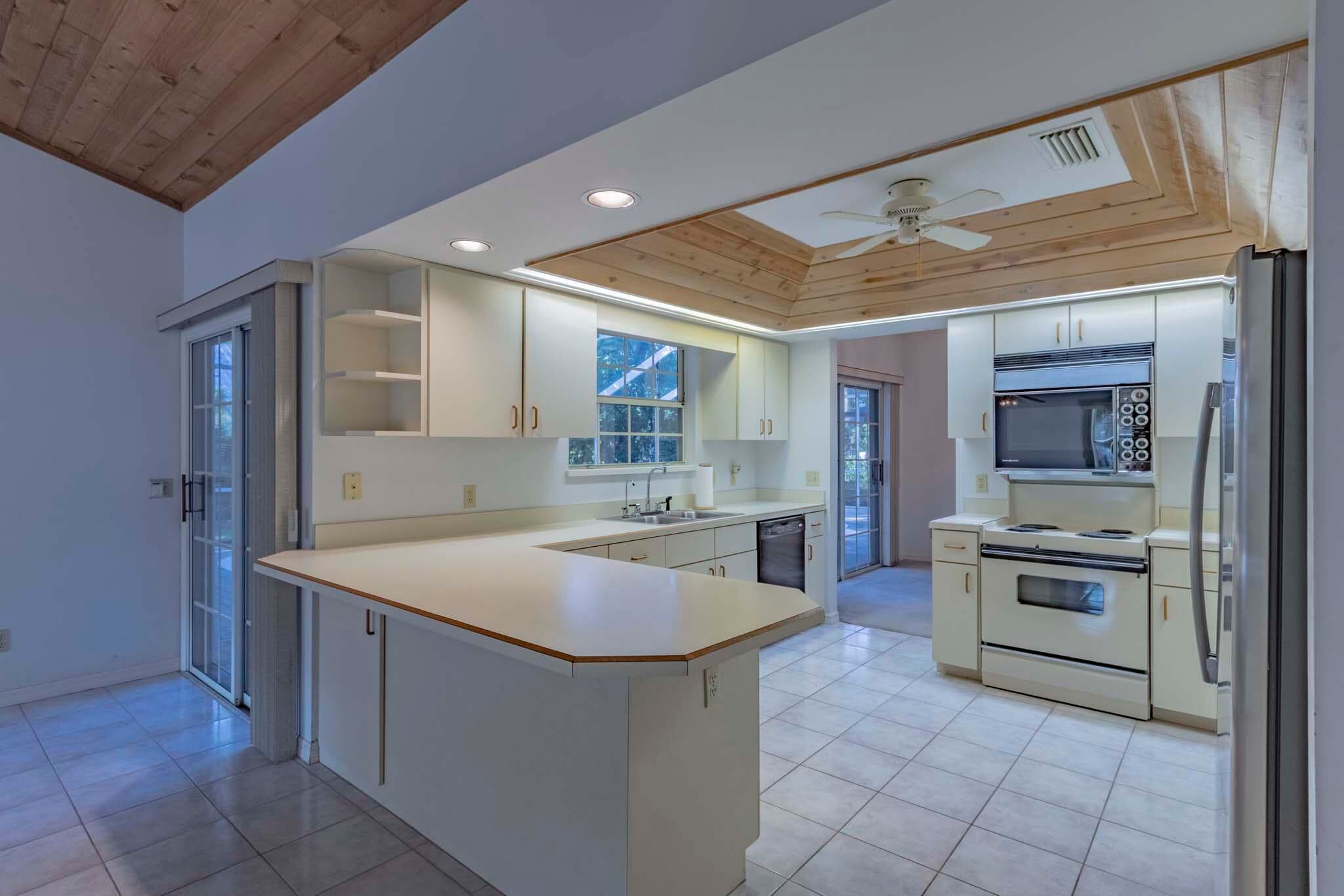 1027 Mangrove Lane, Vero Beach, FL 32963 — photo 8 of 42