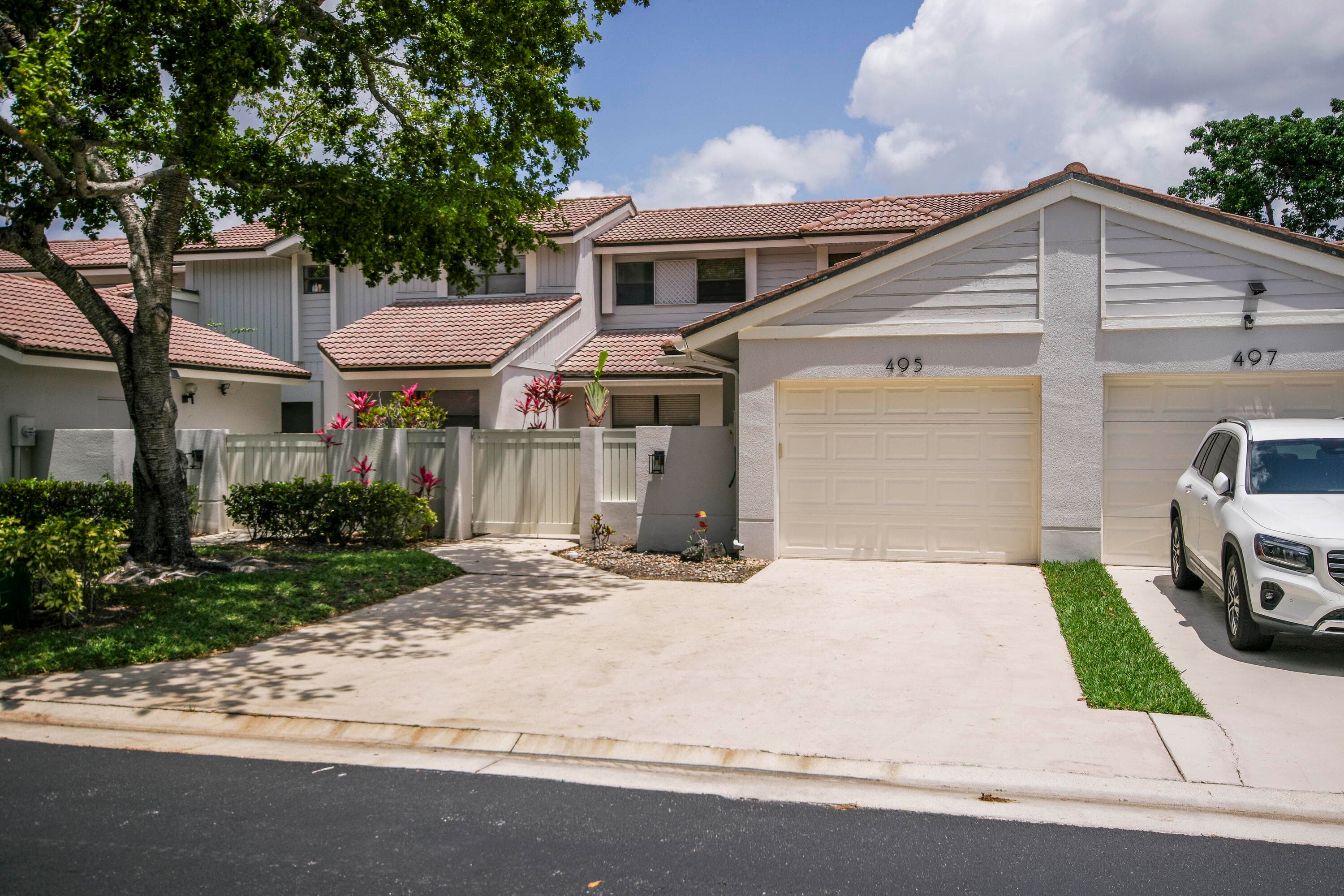 495 Prestwick Circle, Palm Beach Gardens, FL 33418 — photo 4 of 34