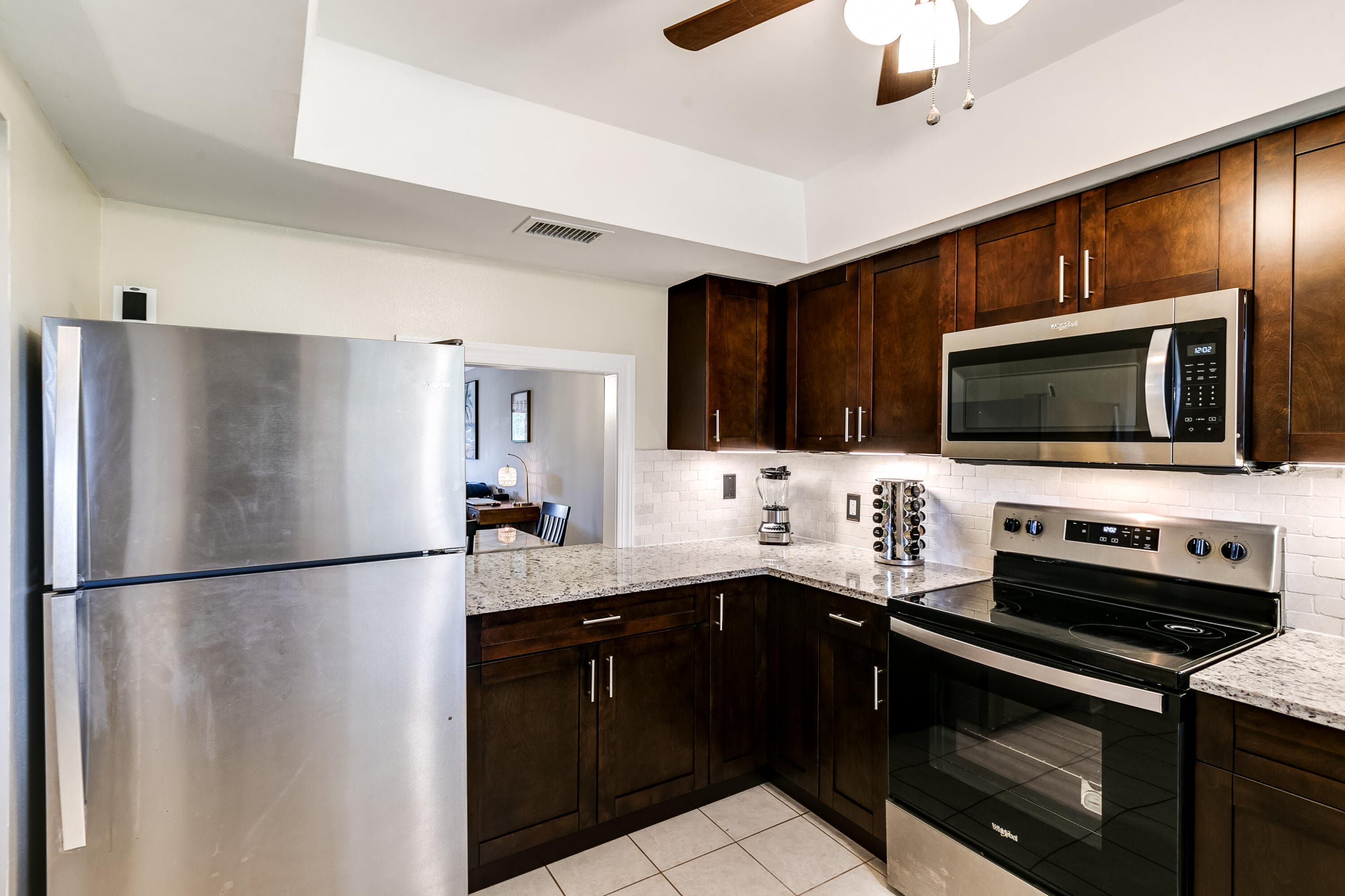 412 S Palmway 6, Lake Worth Beach, FL 33460 — photo 13 of 37