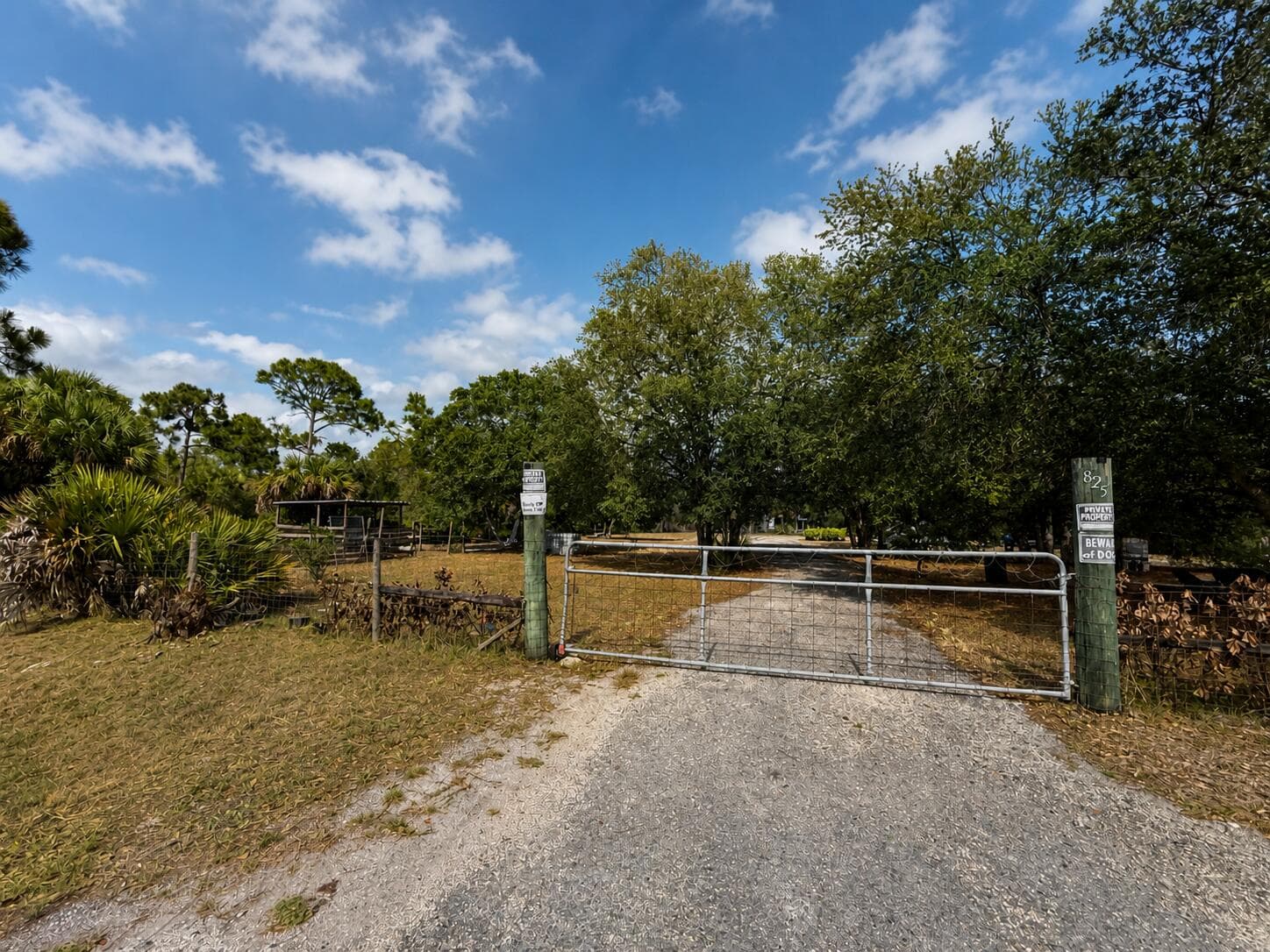 825 S Verda Street, Clewiston, FL 33440 — photo 1 of 7