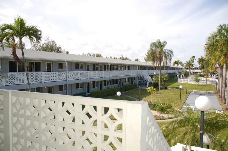 600 Layne Boulevard 201, Hallandale Beach, FL 33009 — photo 18 of 35