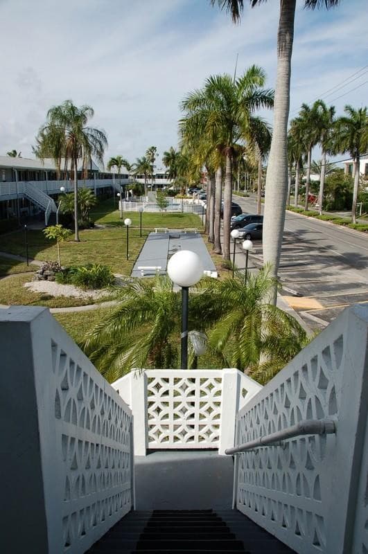 600 Layne Boulevard 201, Hallandale Beach, FL 33009 — photo 20 of 35