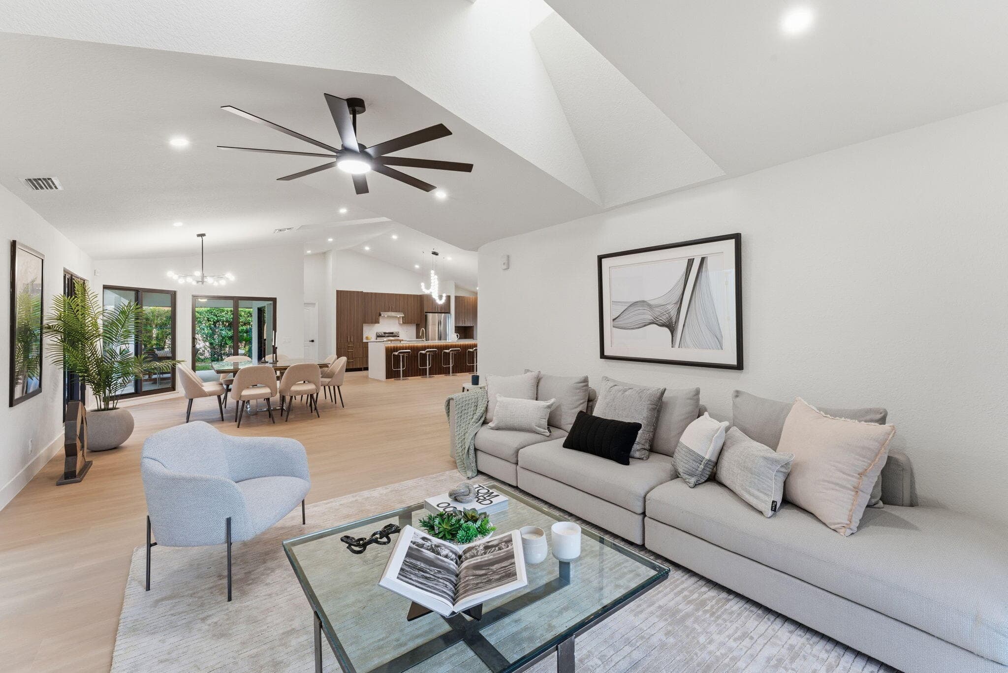 2 Dunbar Road, Palm Beach Gardens, FL 33418 — photo 5 of 44