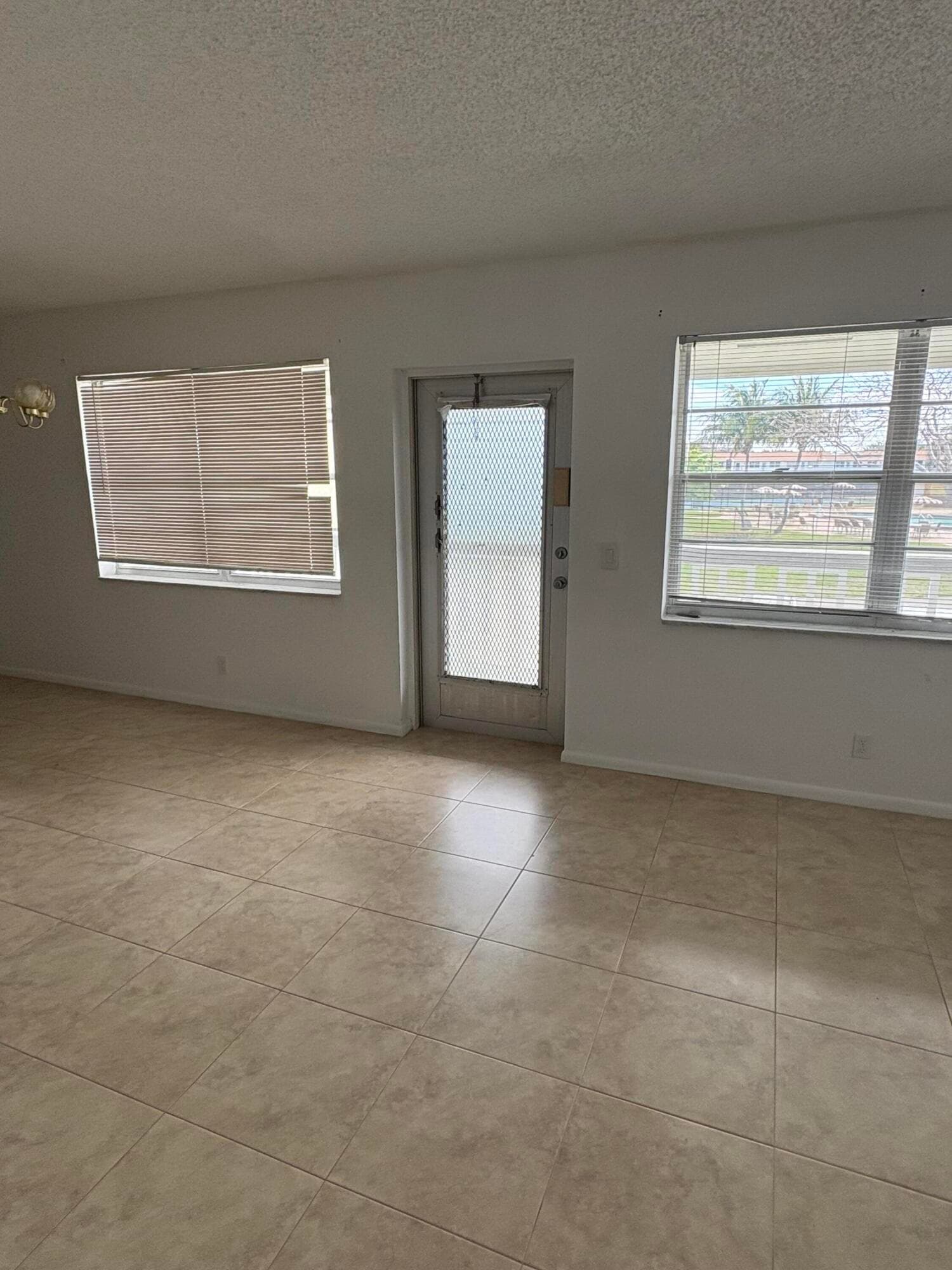 163 Somerset Crescent H, West Palm Beach, FL 33417 — photo 3 of 18