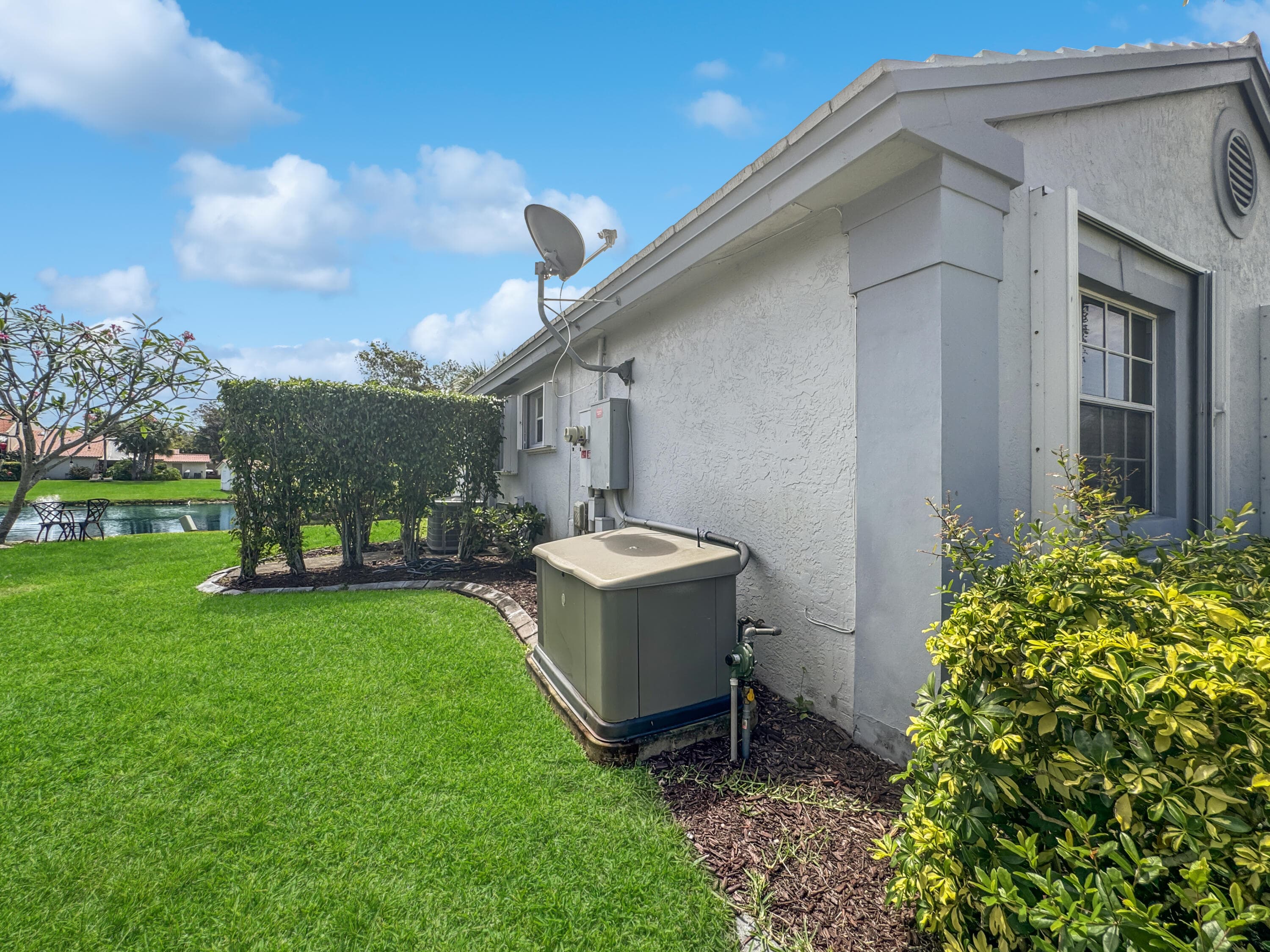 180 NW 47th Avenue, Deerfield Beach, FL 33442 — photo 2 of 39