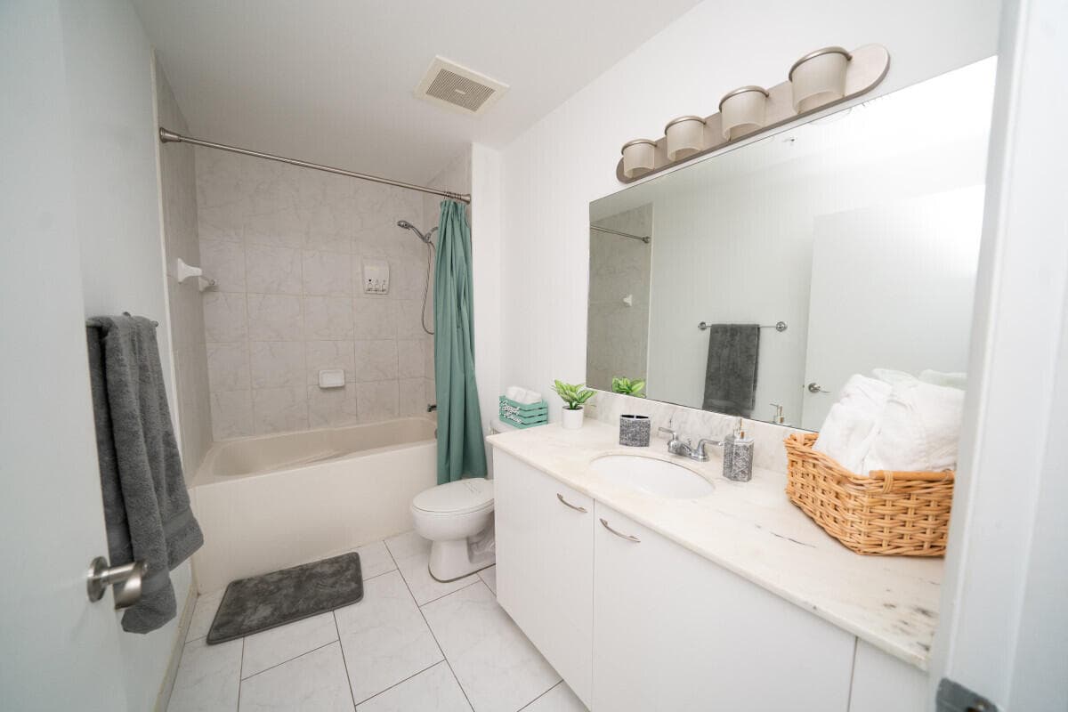 133 NE 2nd Avenue 810, Miami, FL 33132 — photo 8 of 18