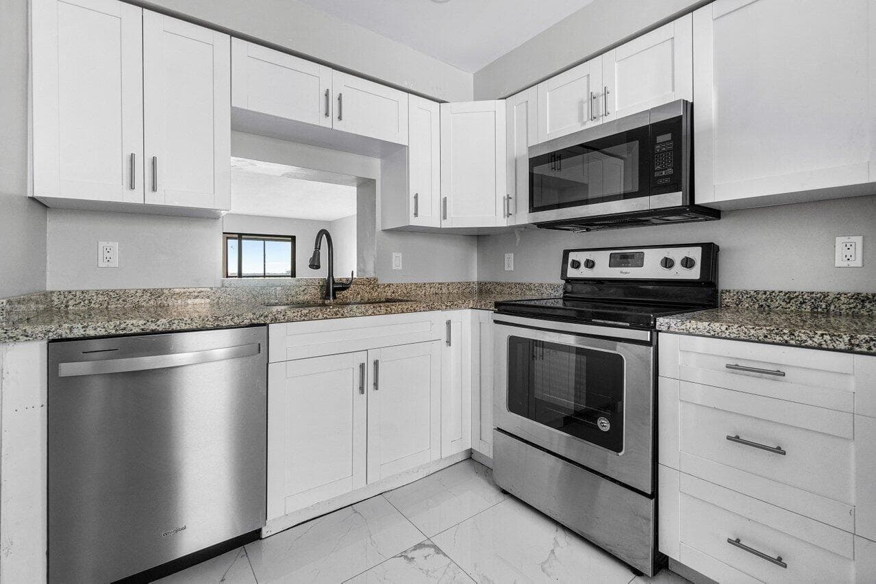 7310 Ashford Place 704, Delray Beach, FL 33446 — photo 4 of 28