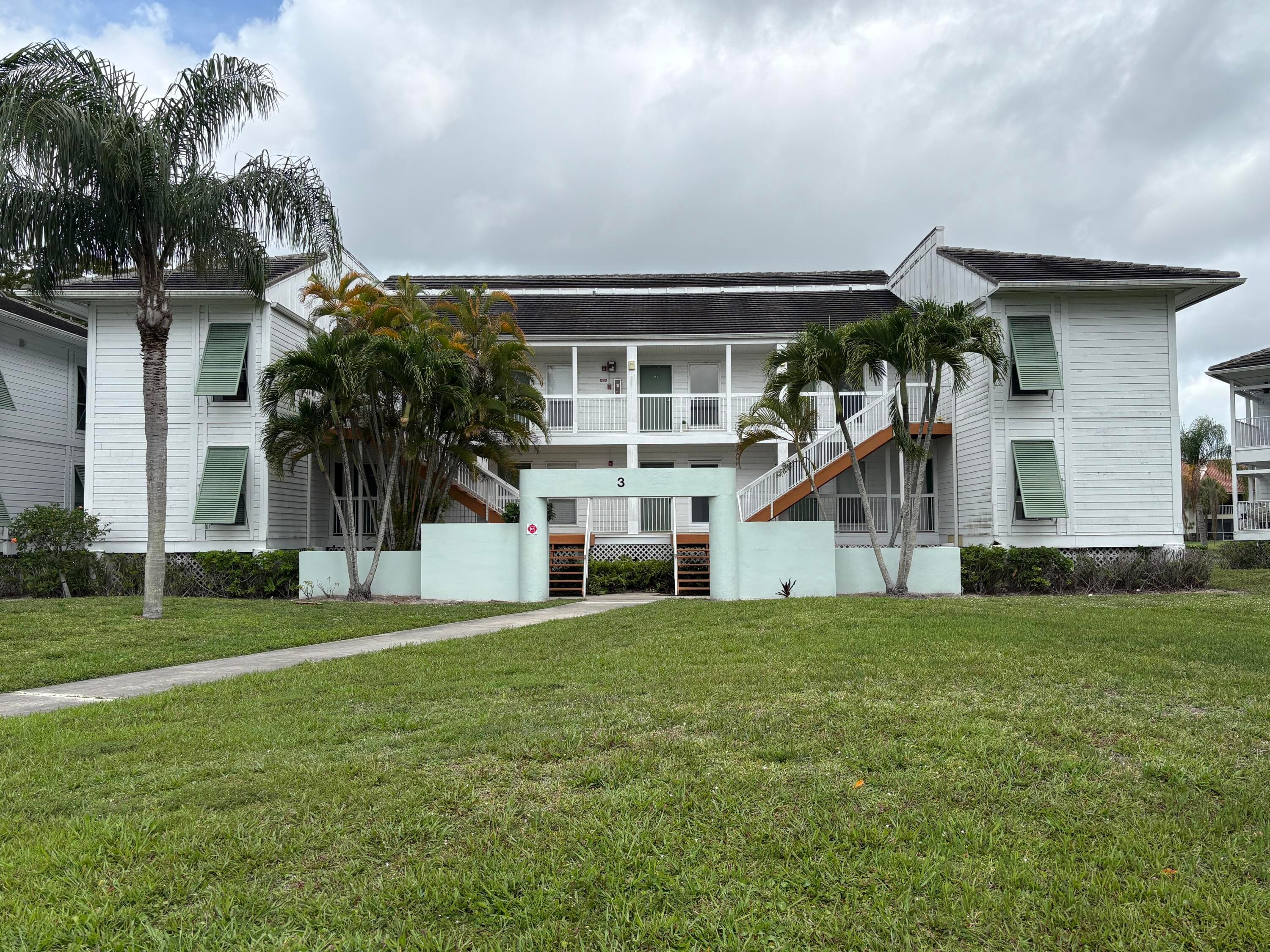 182 Cypress Point Drive, Palm Beach Gardens, FL 33418 — photo 1 of 16